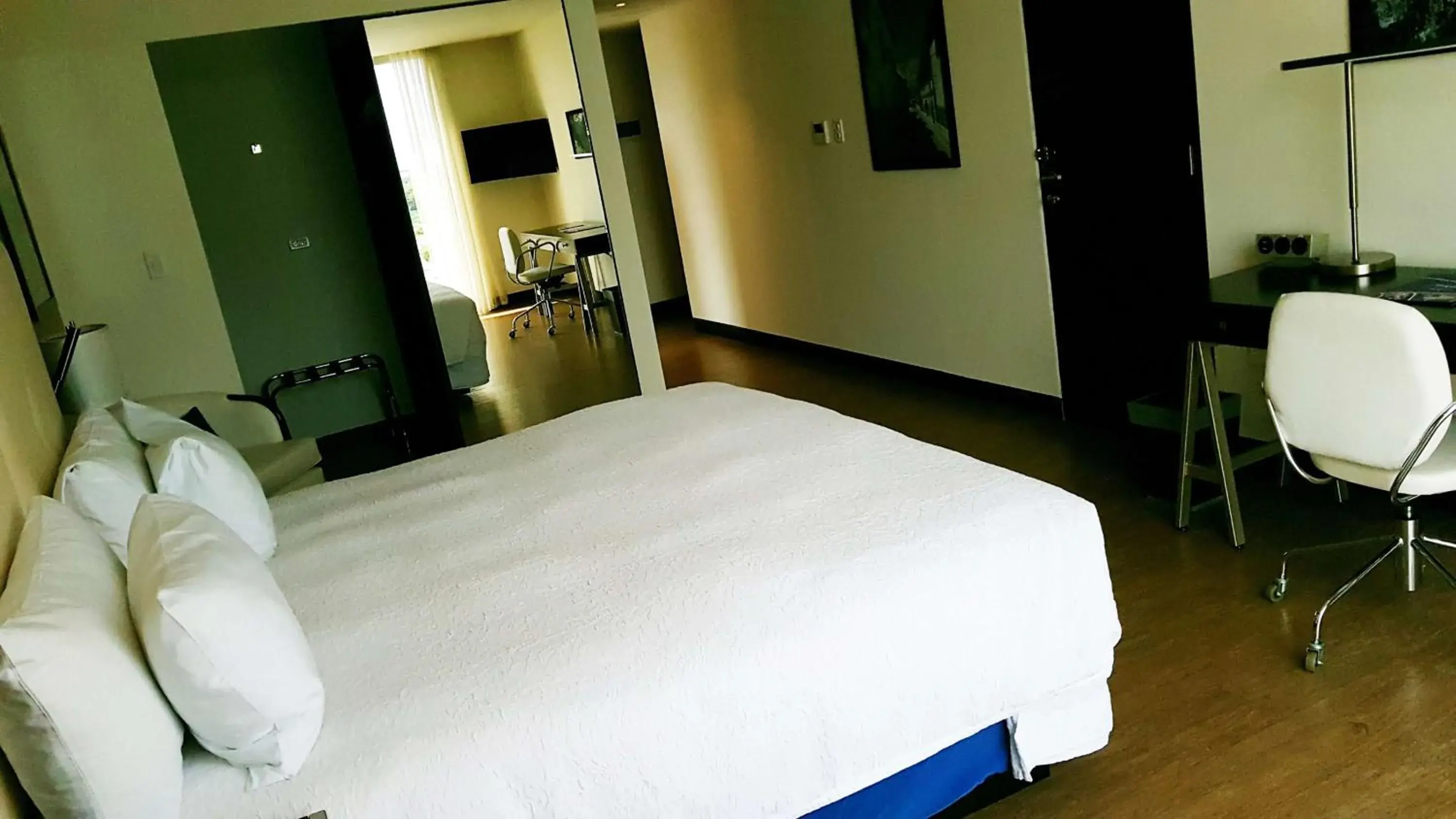 Standard Queen Room - Non-Smoking in Hampton by Hilton Santa Cruz Standard Queen Room - Non-Smoking in Hampton by Hilton Santa Cruz