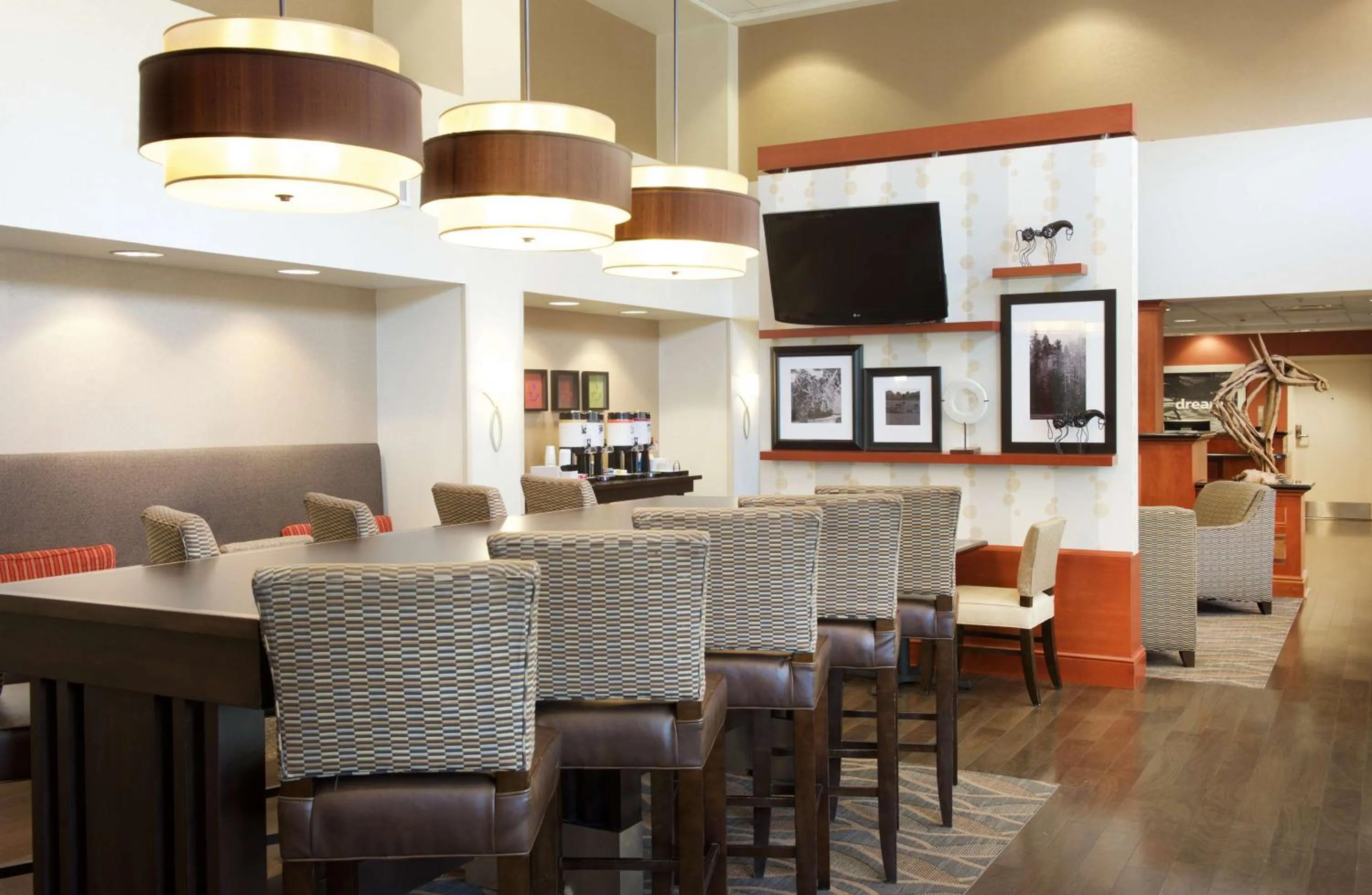 Lobby or reception in Hampton Inn & Suites Pittsburgh-Meadow Lands