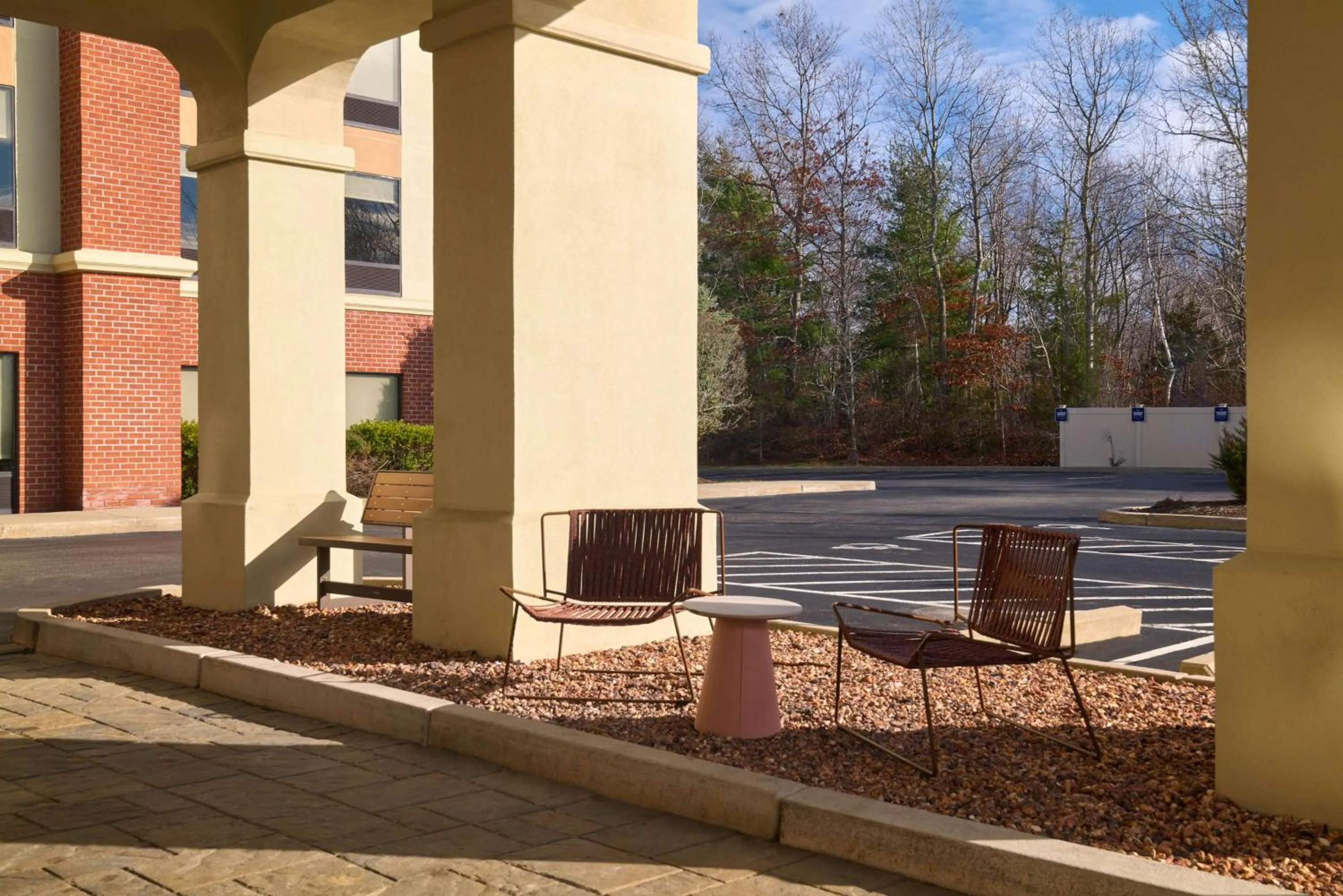 Patio in Hampton Inn & Suites Providence / Smithfield