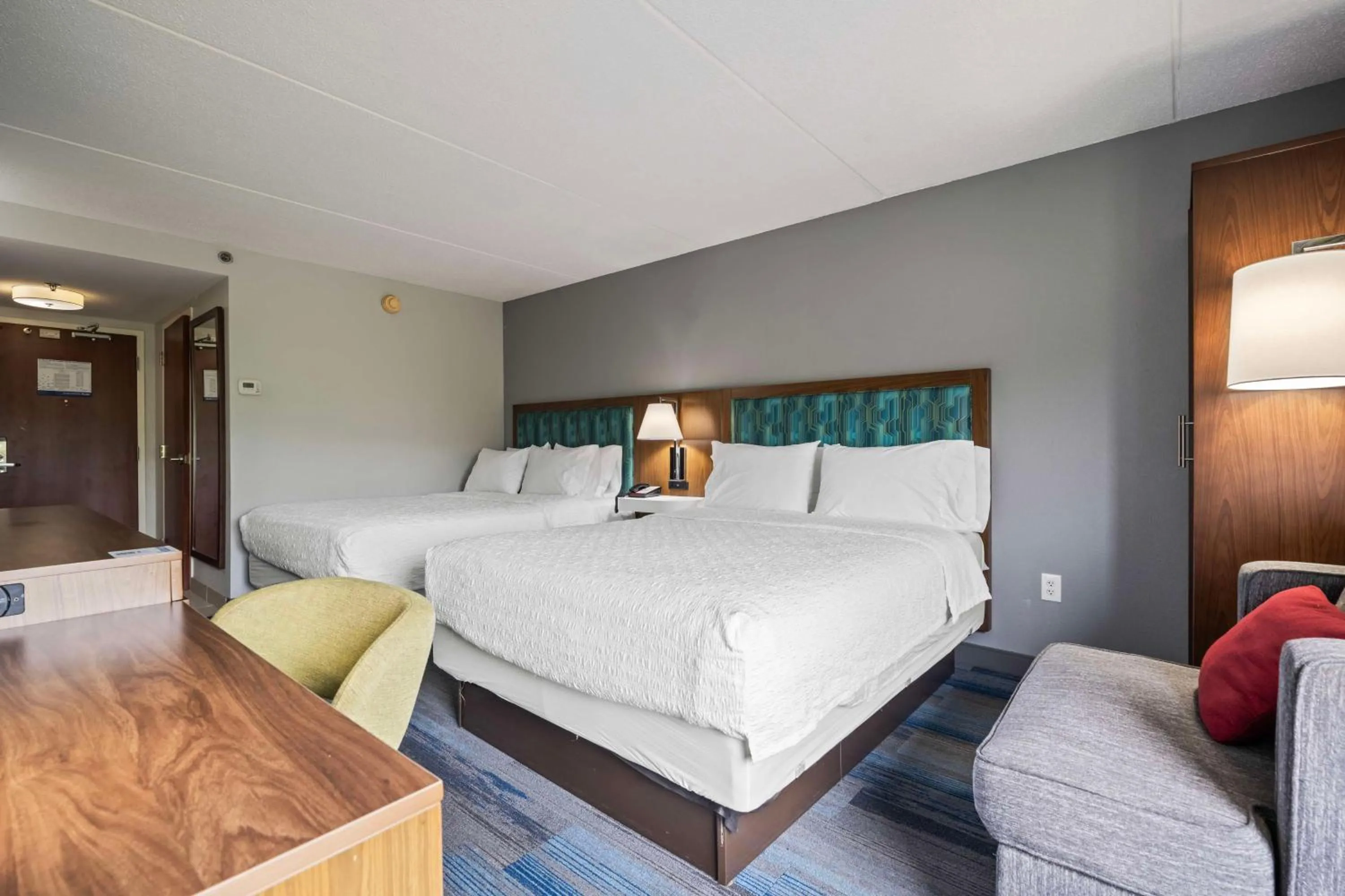 Bed in Hampton Inn Ridgefield Park