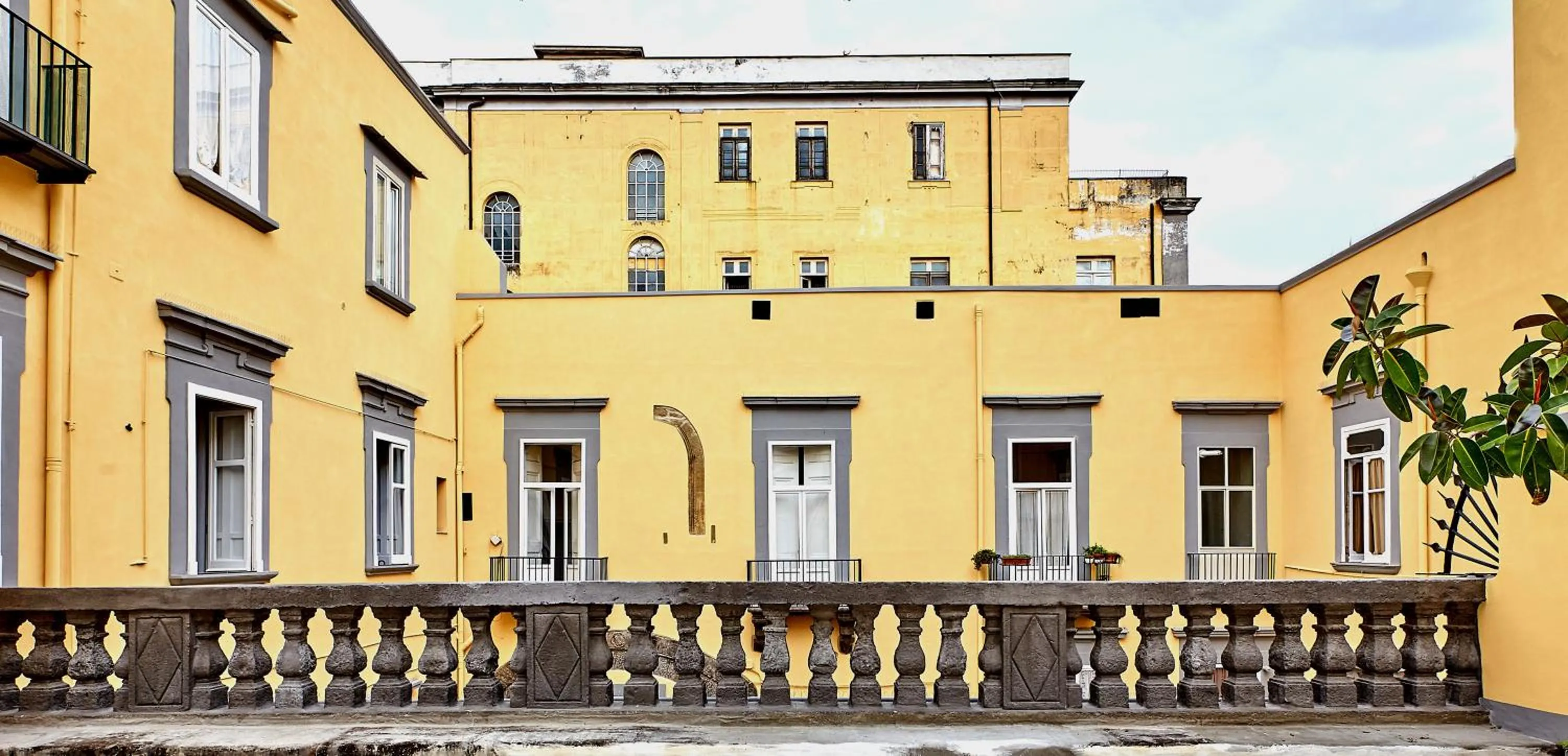 Bird's eye view in In...Napoli B&B