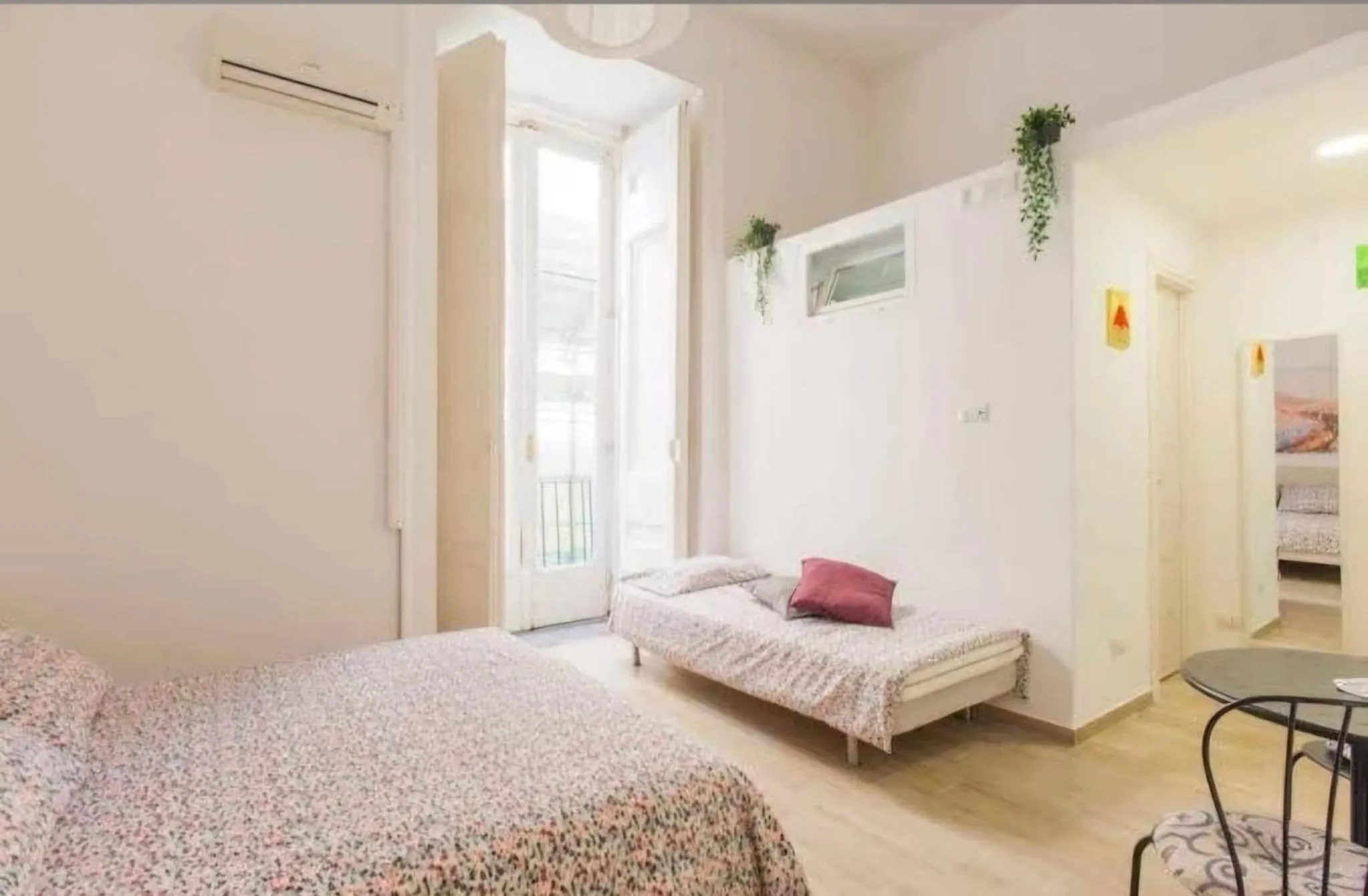 Property building, Bed in In...Napoli B&B