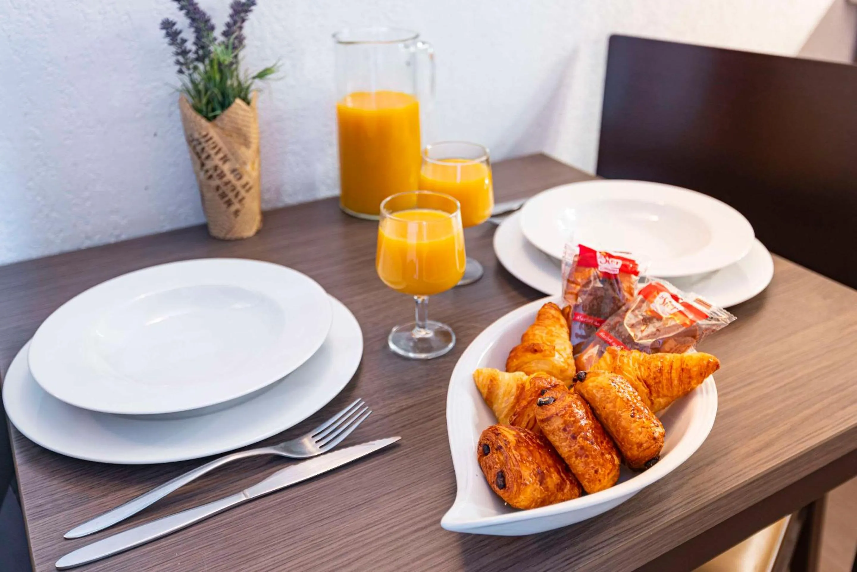 Bedroom in Comfort Aparthotel Nimes Centre