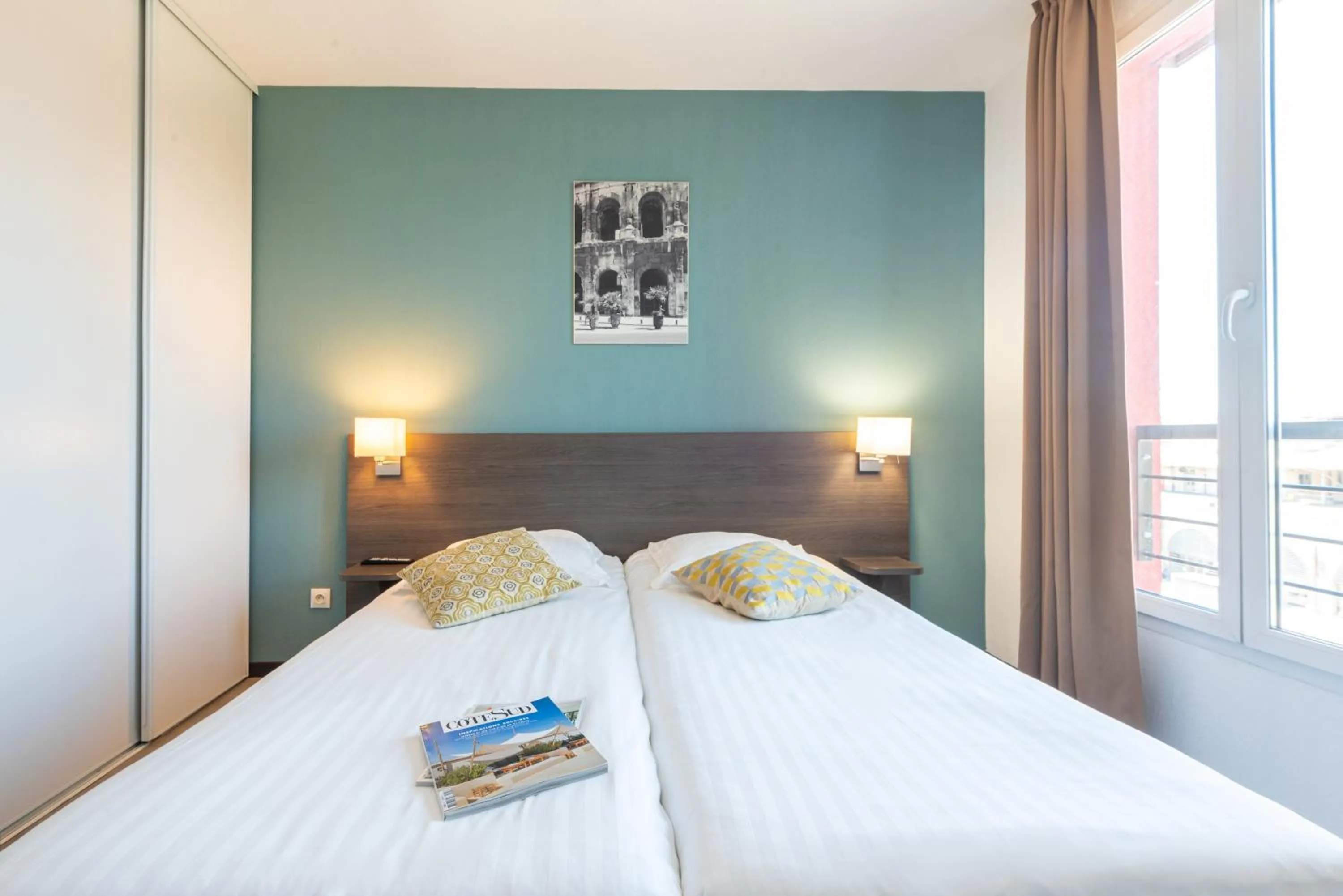 Bedroom, Bed in Comfort Aparthotel Nimes Centre