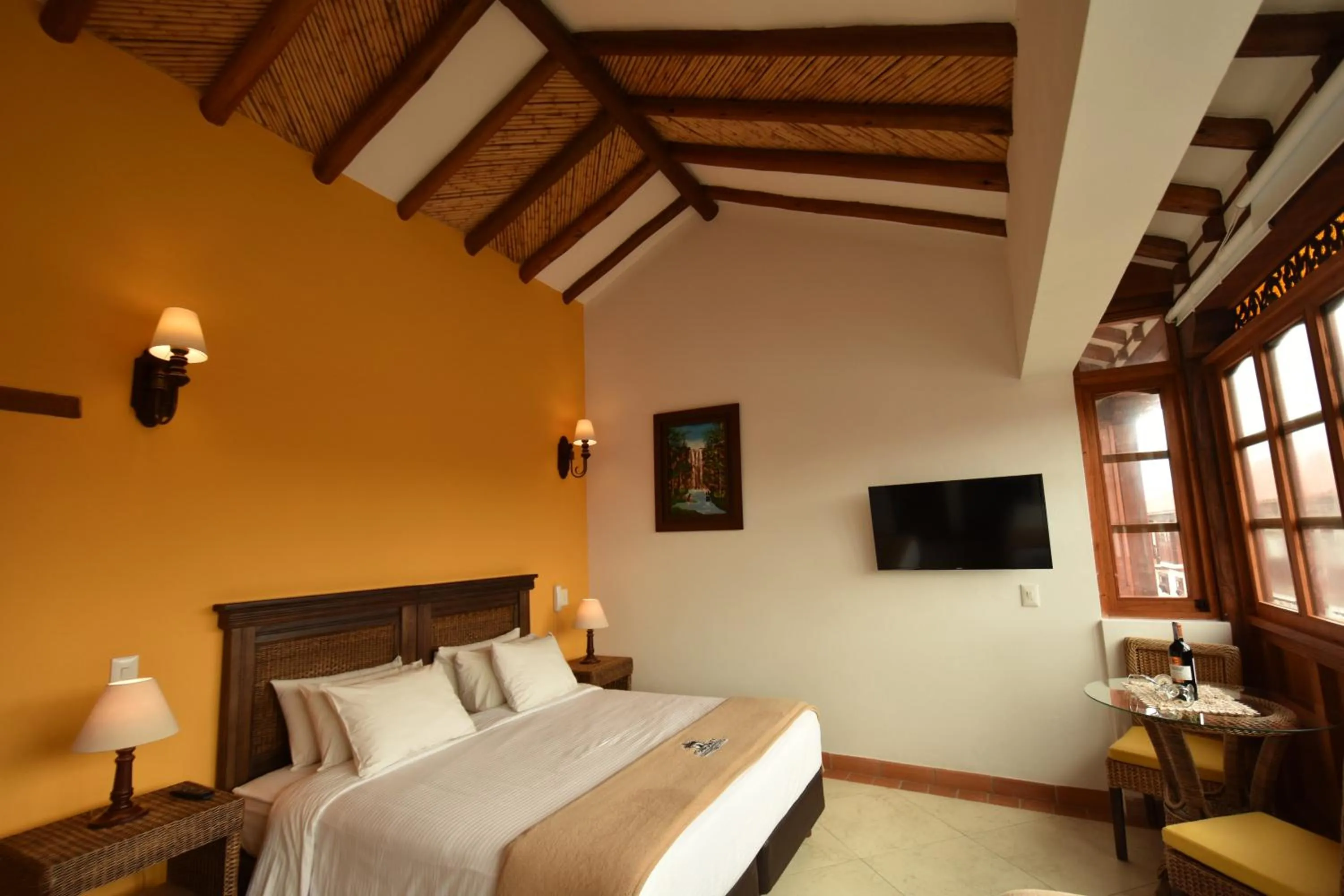 Bed in Hotel Campanario Real