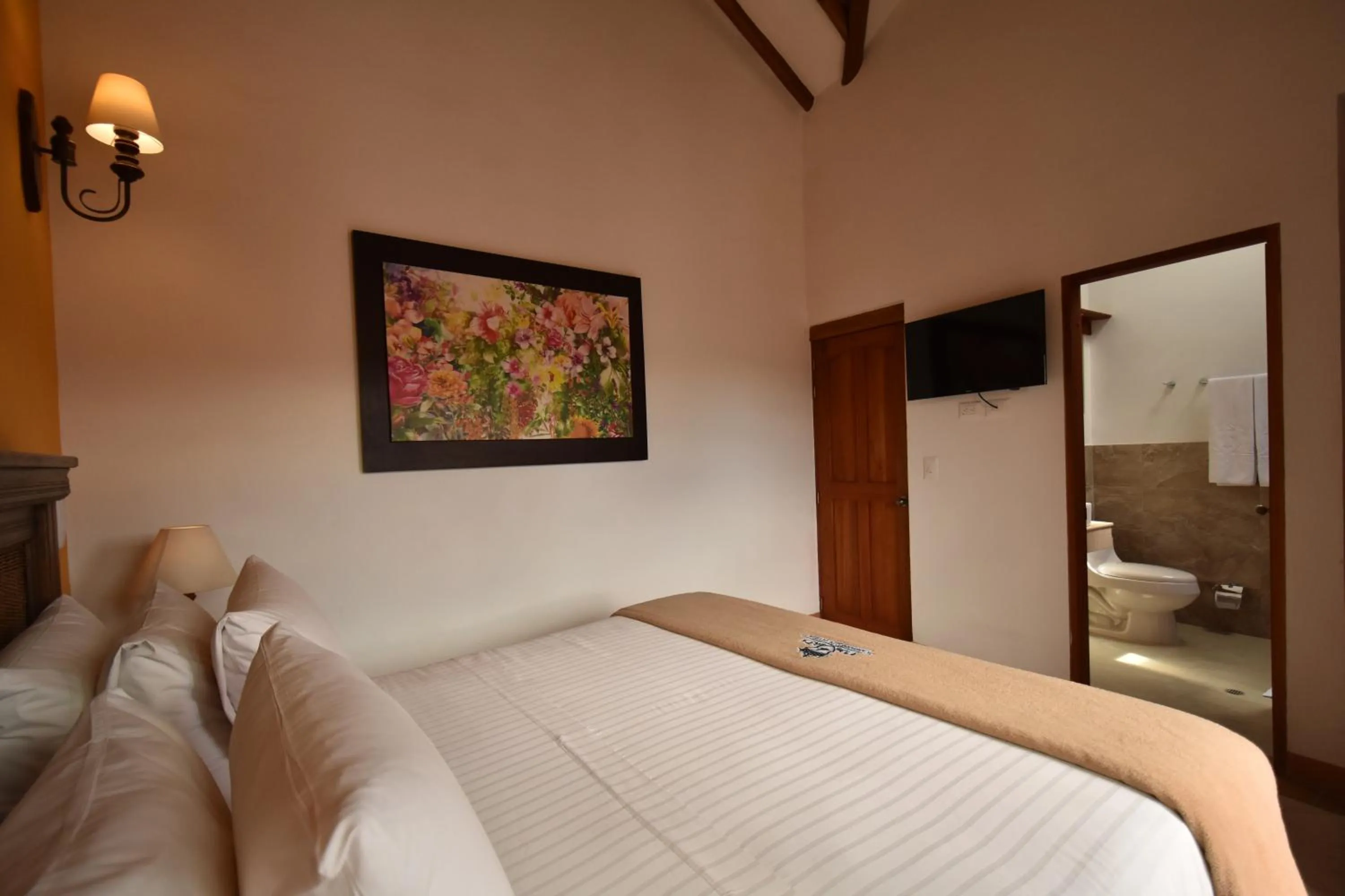 Bed in Hotel Campanario Real