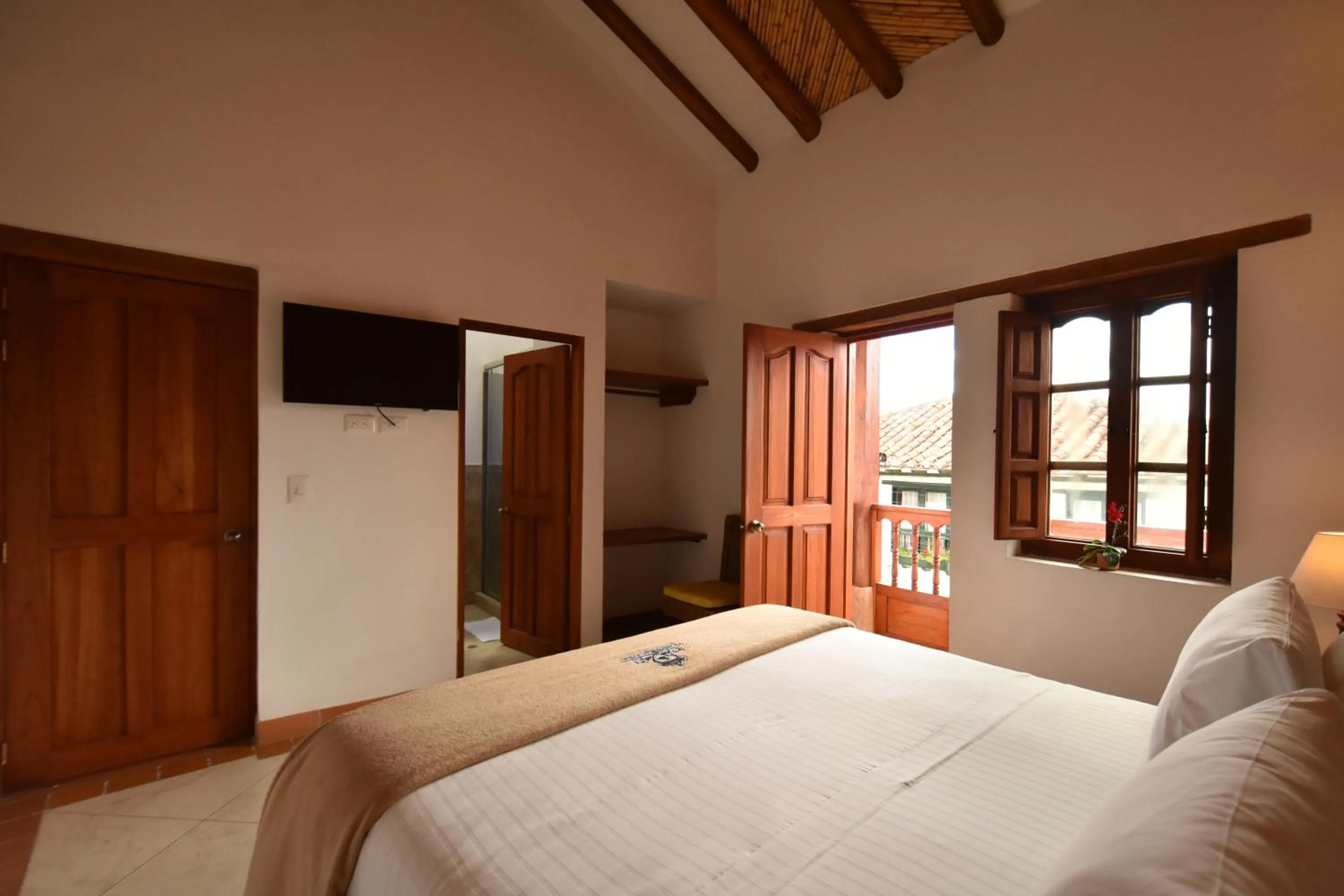 Bed in Hotel Campanario Real