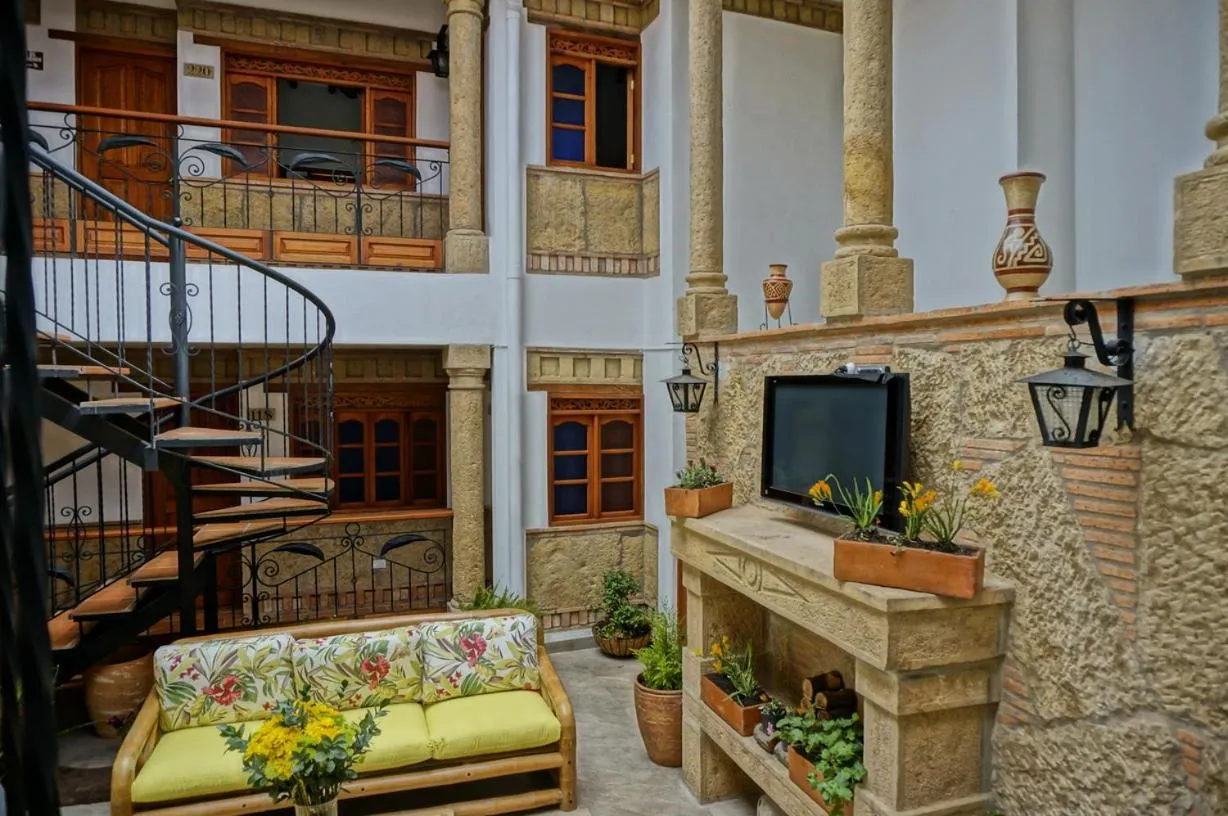 Inner courtyard view in Hotel Campanario Real