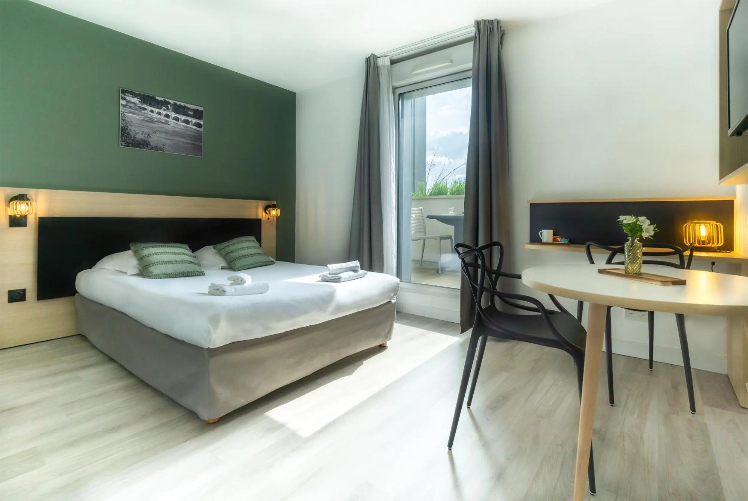 Photo of the whole room, Bed in City Résidence Tours