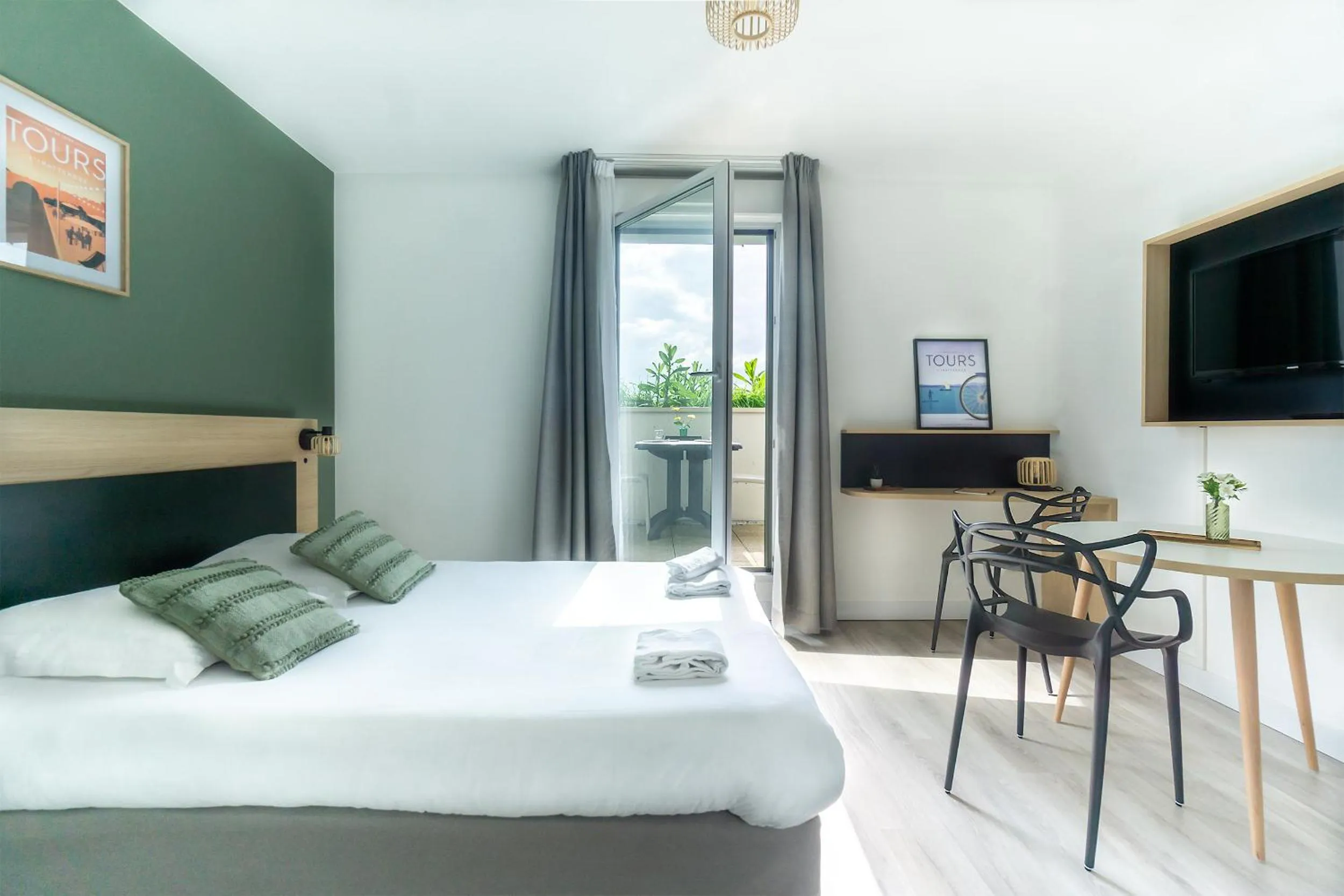 Photo of the whole room, Bed in City Résidence Tours