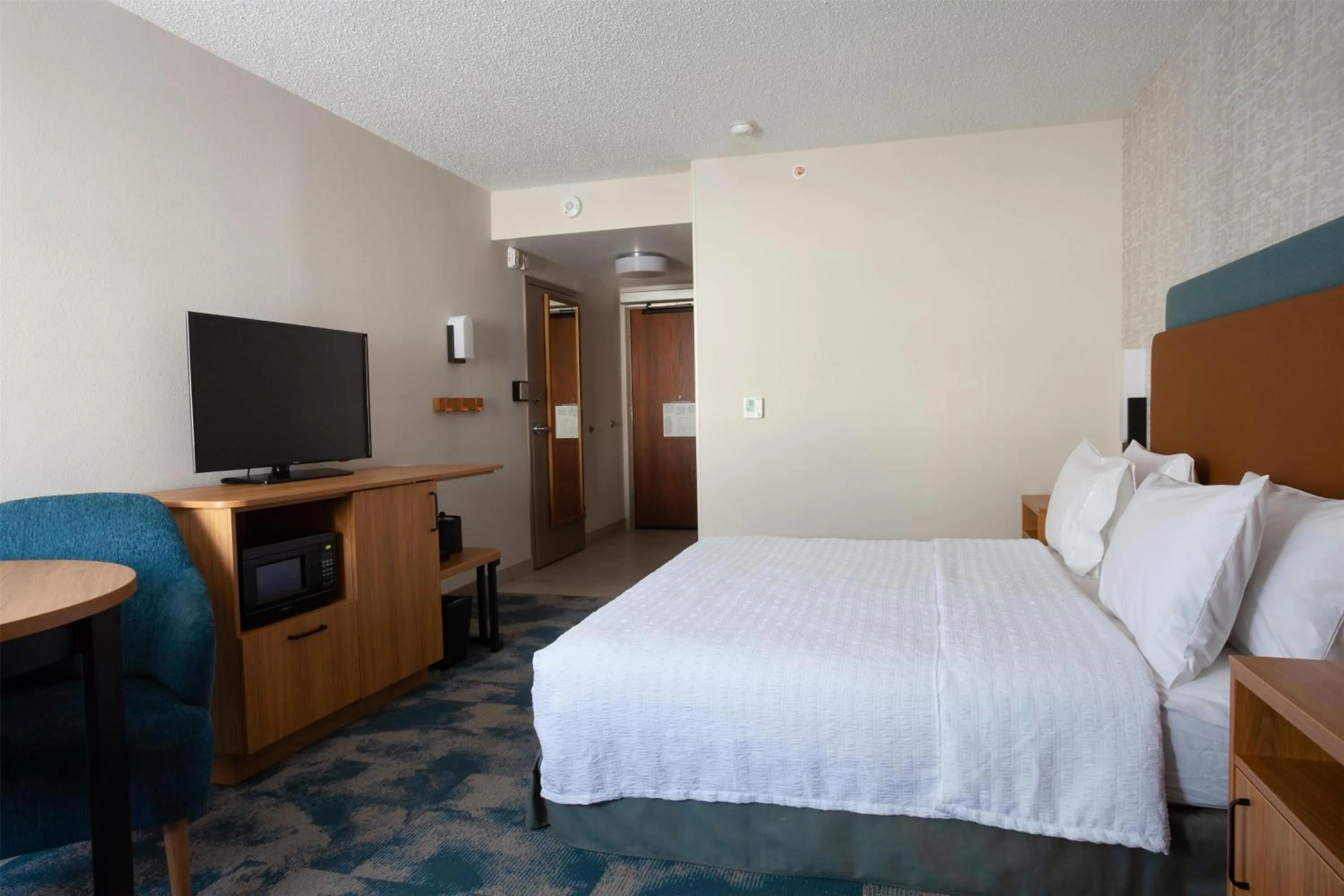 Bed in Hampton Inn Salt Lake City-North