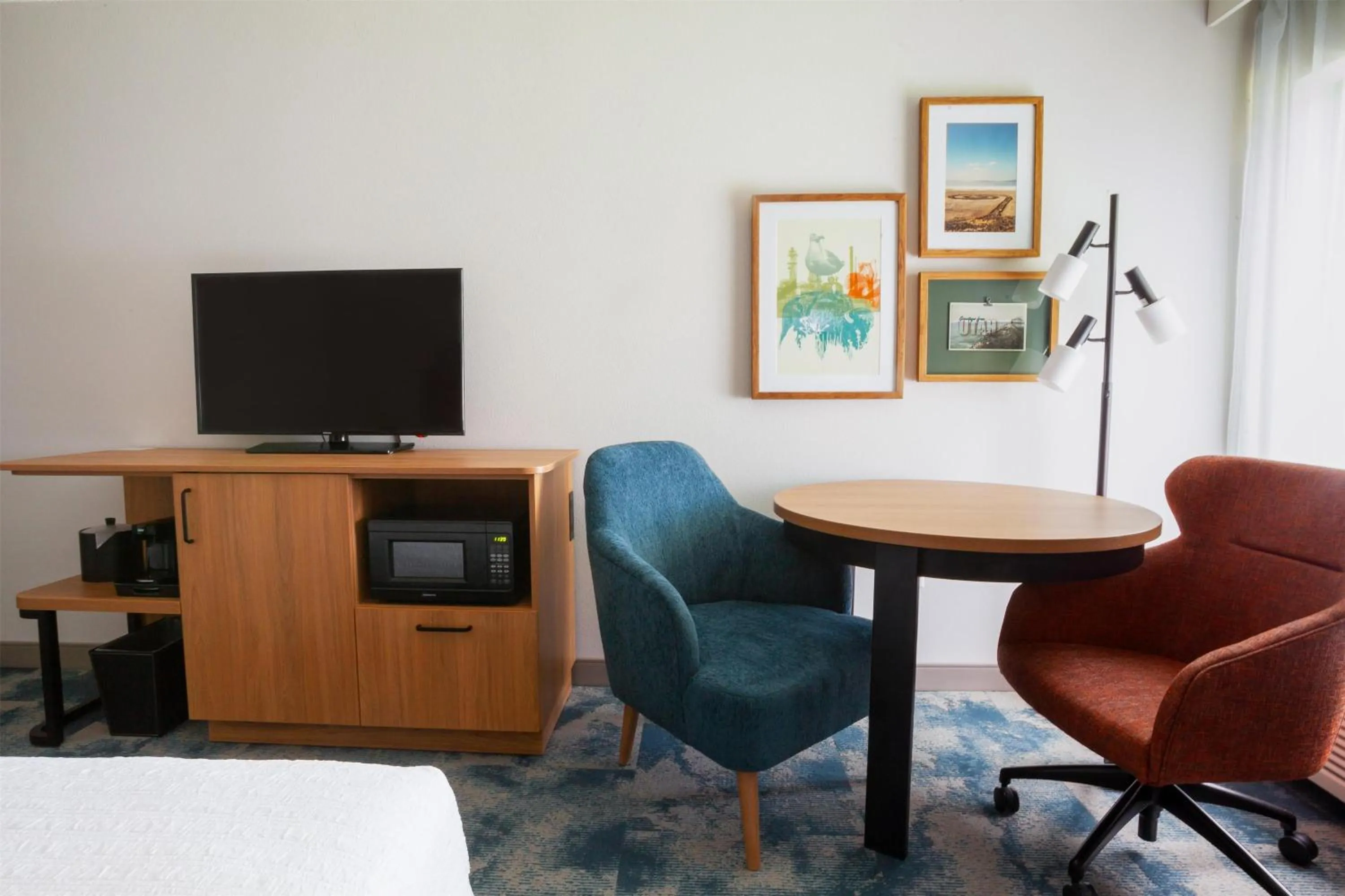 Bedroom in Hampton Inn Salt Lake City-North