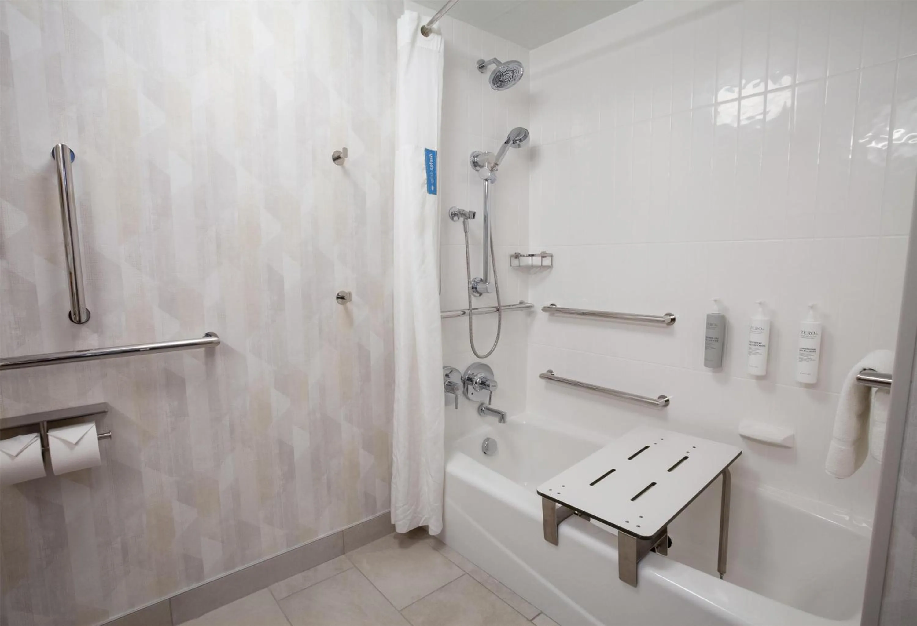 Bathroom in Hampton Inn Salt Lake City-North