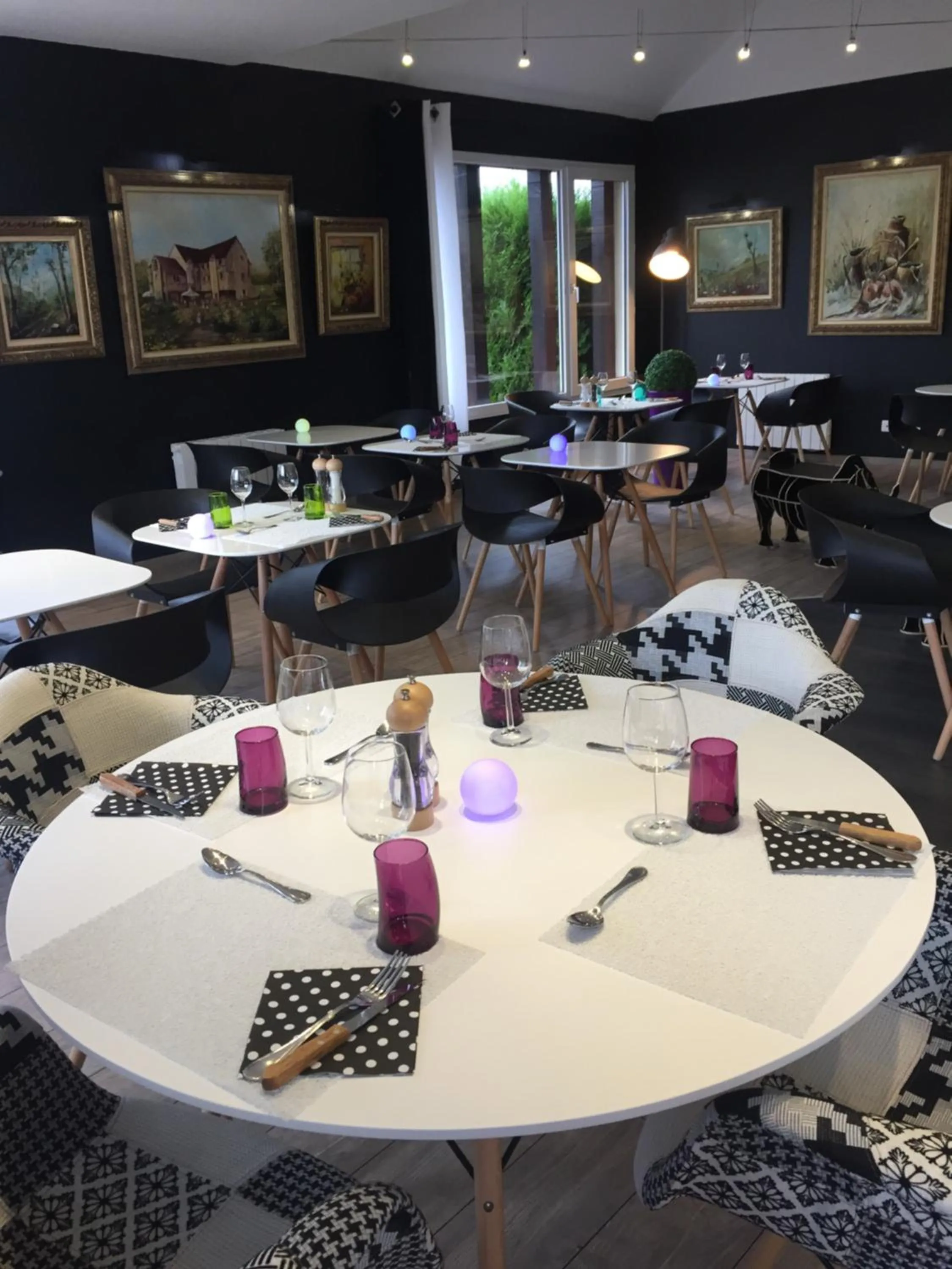 Dining area in Hotel Restaurant Baryton