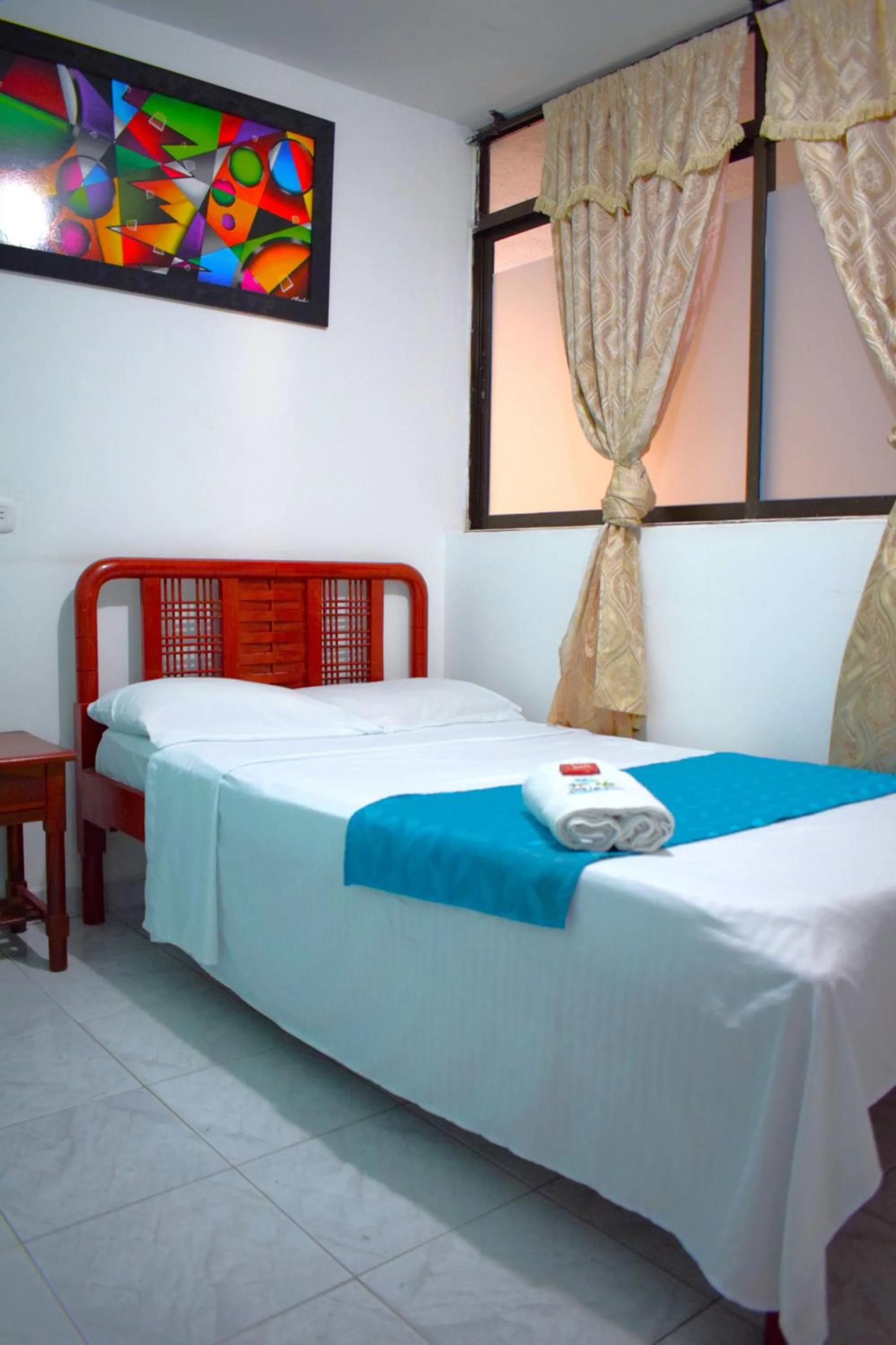 Photo of the whole room, Bed in Hotel Las Vegas by CMS hotels