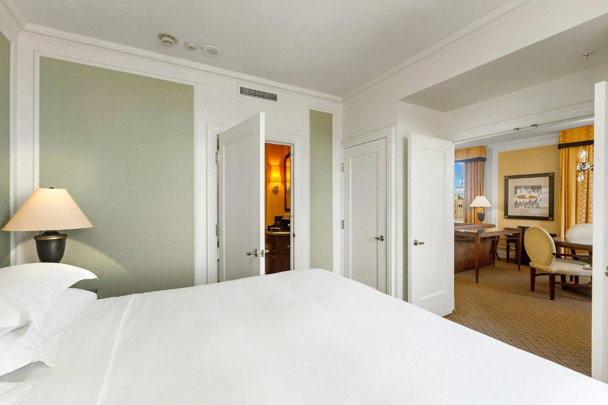 Bedroom, Bed in InterContinental Mark Hopkins San Francisco by IHG