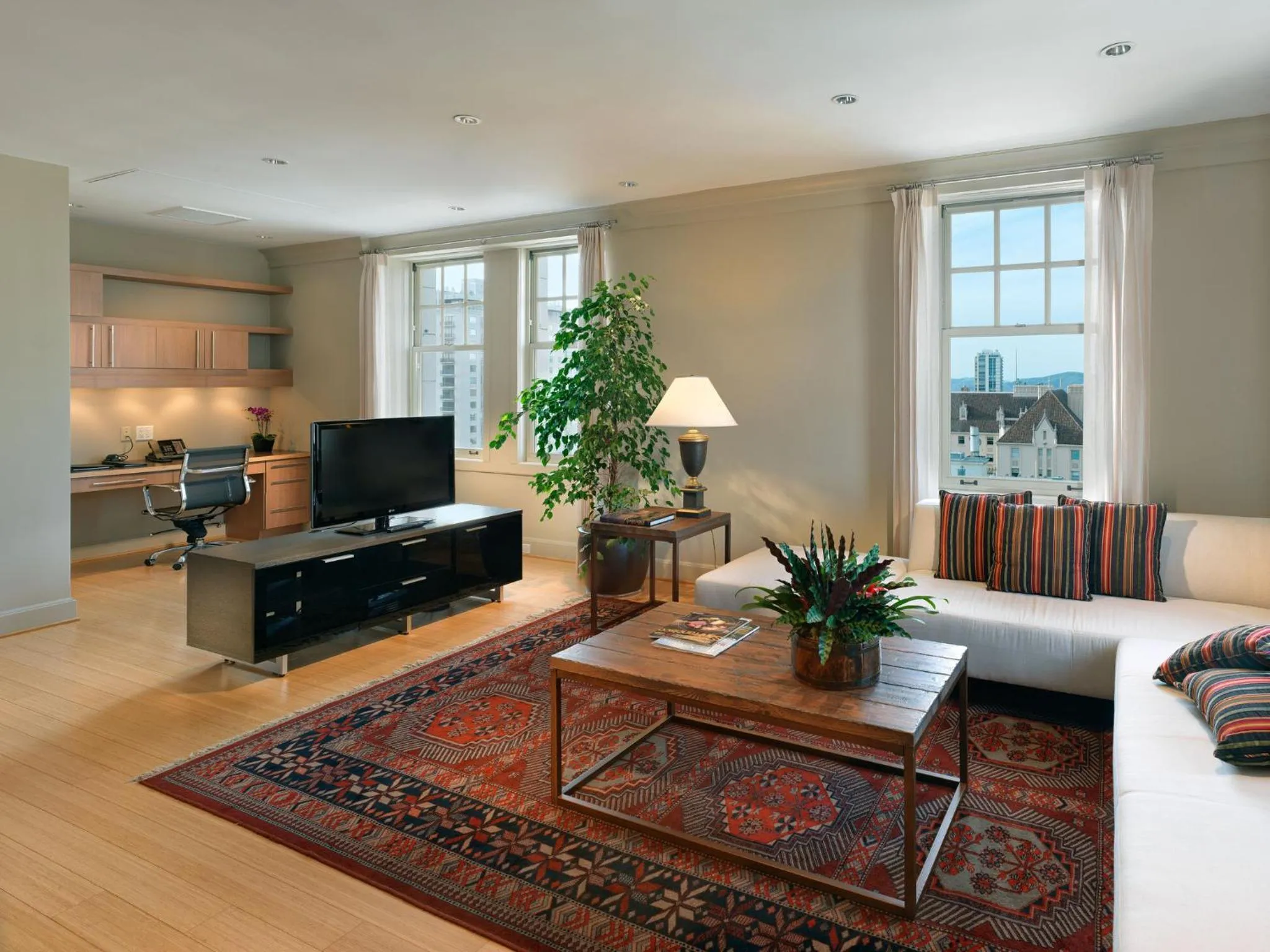 Bedroom in InterContinental Mark Hopkins San Francisco by IHG