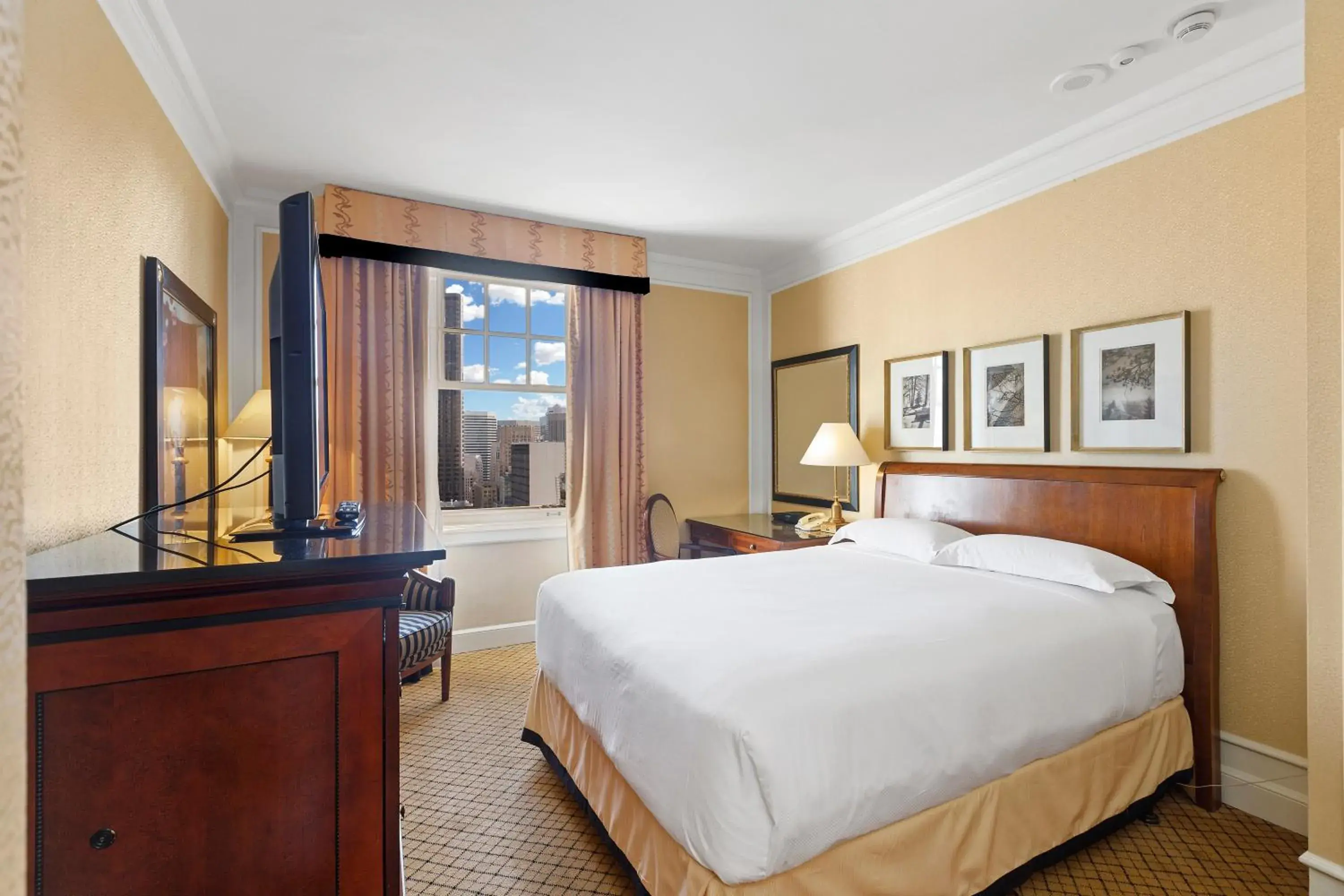 Classic Room in InterContinental Mark Hopkins San Francisco by IHG Classic Room in InterContinental Mark Hopkins San Francisco by IHG
