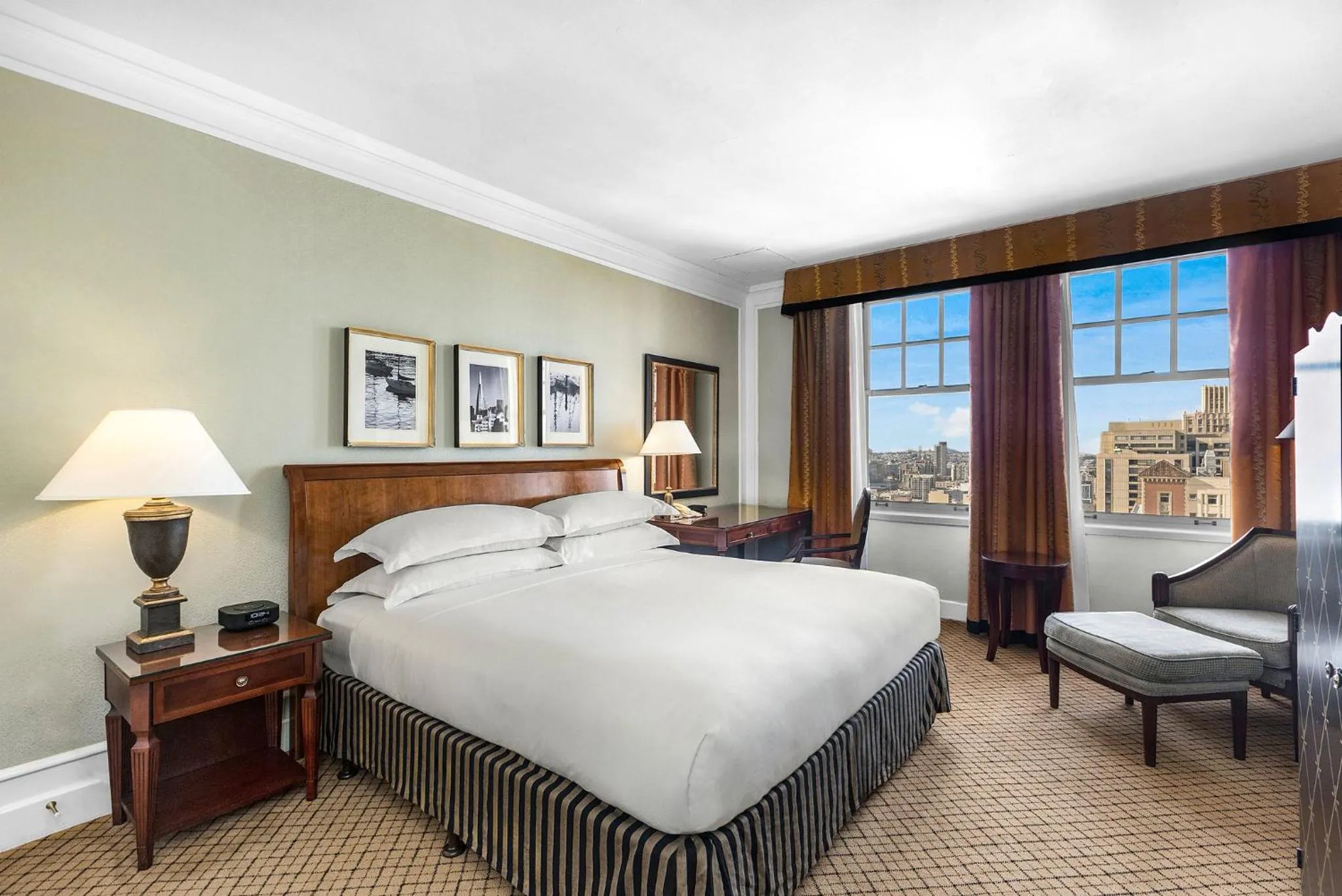 Bedroom, Bed in InterContinental Mark Hopkins San Francisco by IHG
