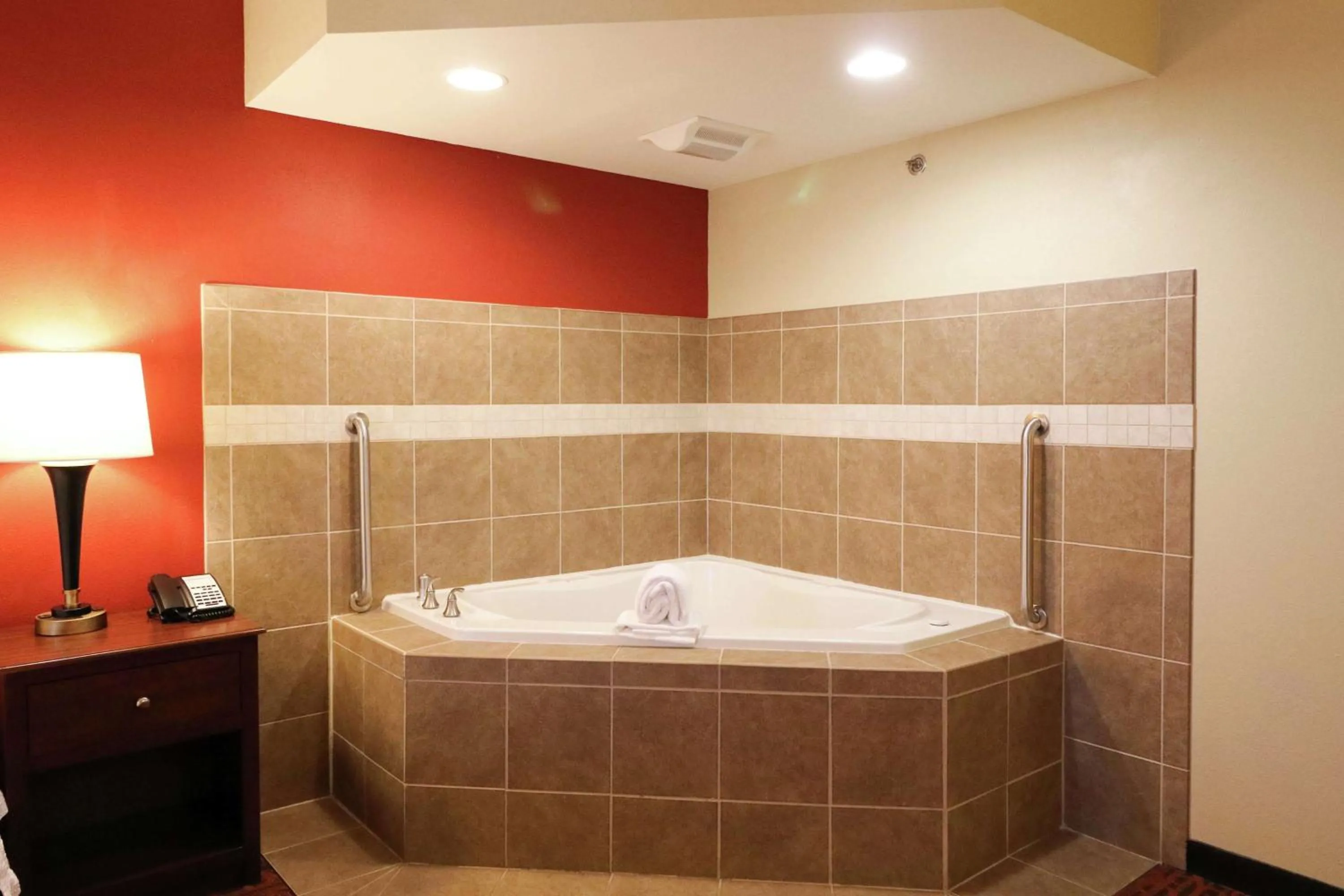 Bed in Hampton Inn Columbus-South