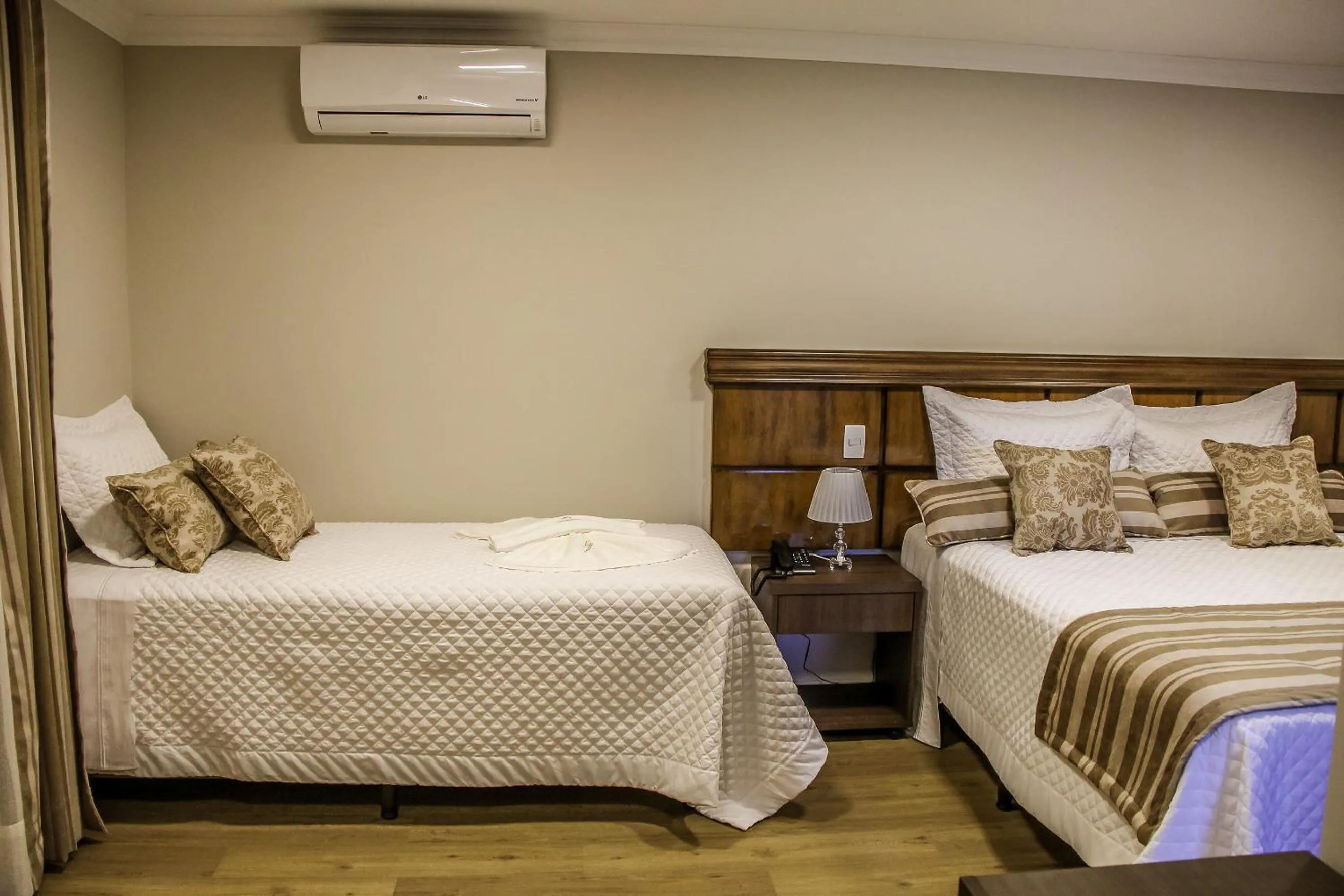 Photo of the whole room, Bed in Hotel Gramado Interlaken