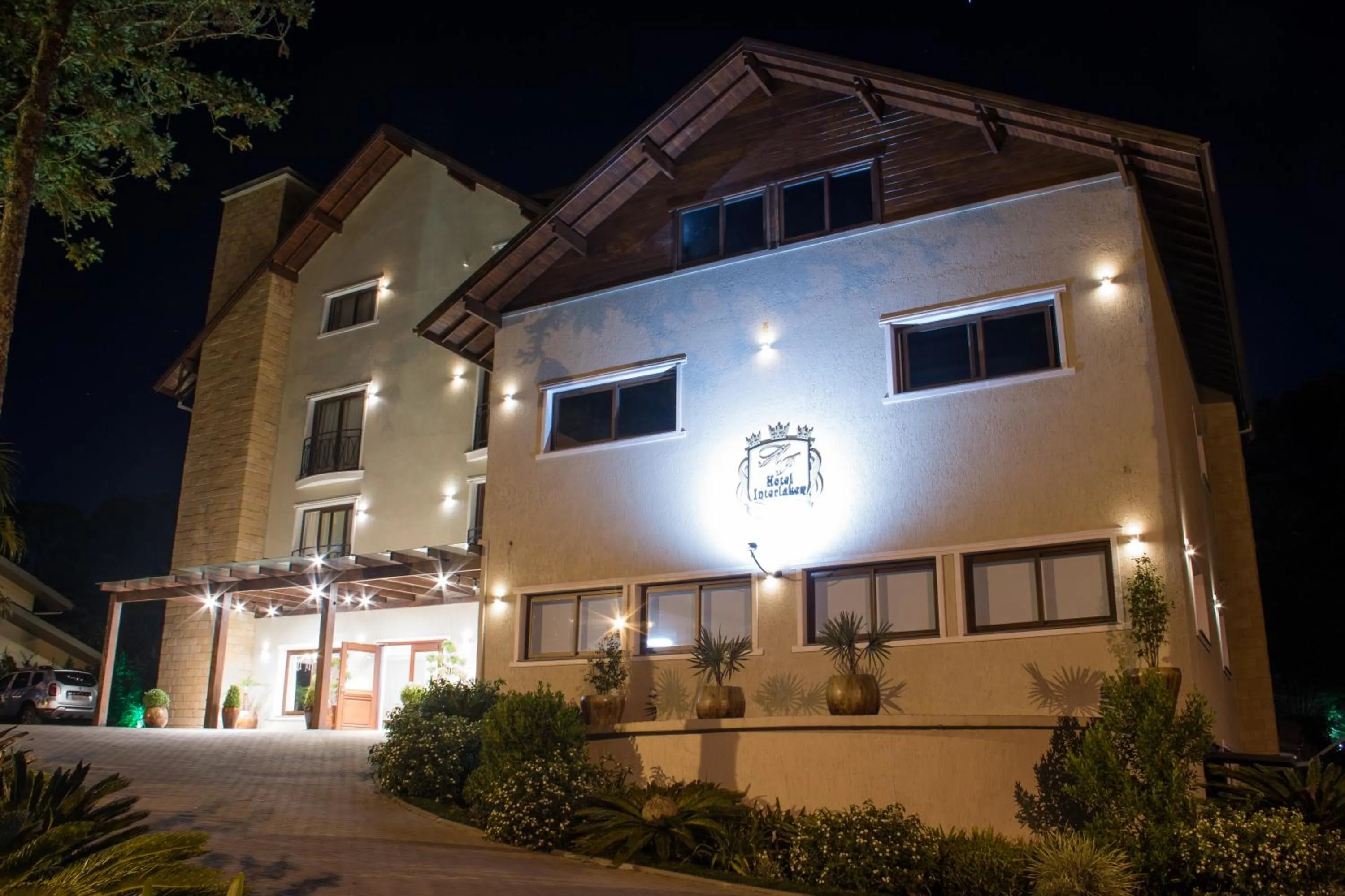 Property building in Hotel Gramado Interlaken