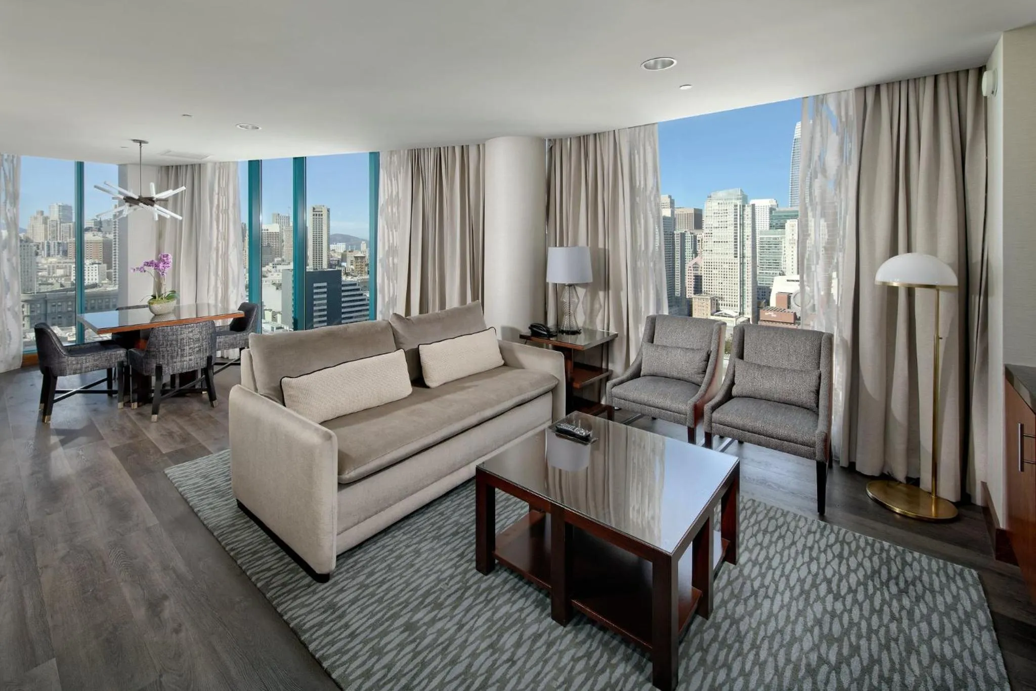 Photo of the whole room in InterContinental San Francisco by IHG