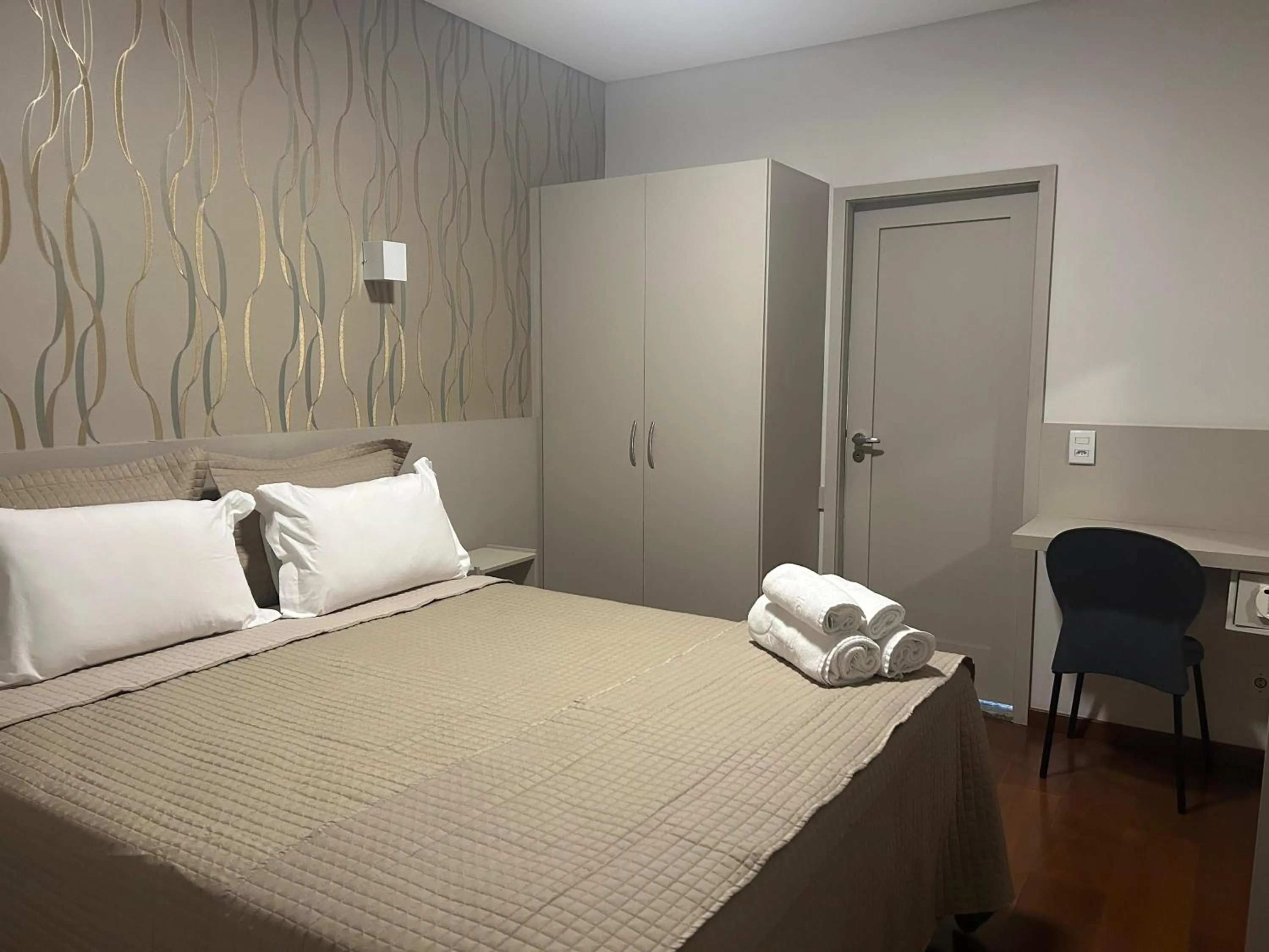 Bedroom, Bed in Realce Hotel