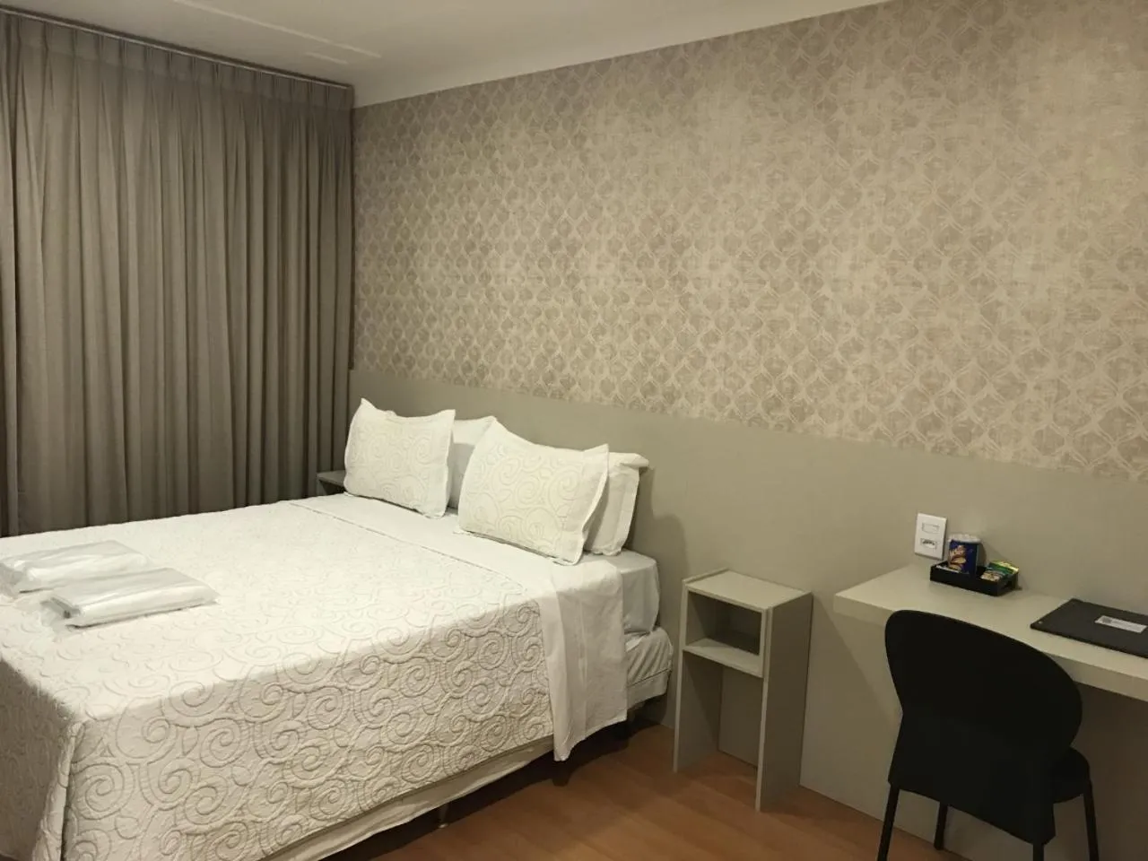 Bedroom, Bed in Realce Hotel