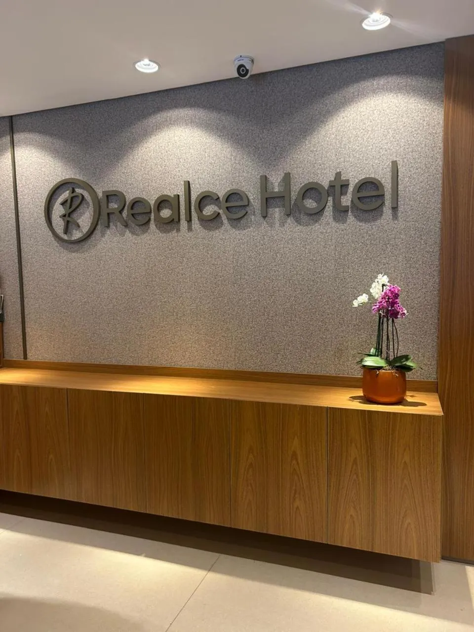 Lobby or reception in Realce Hotel