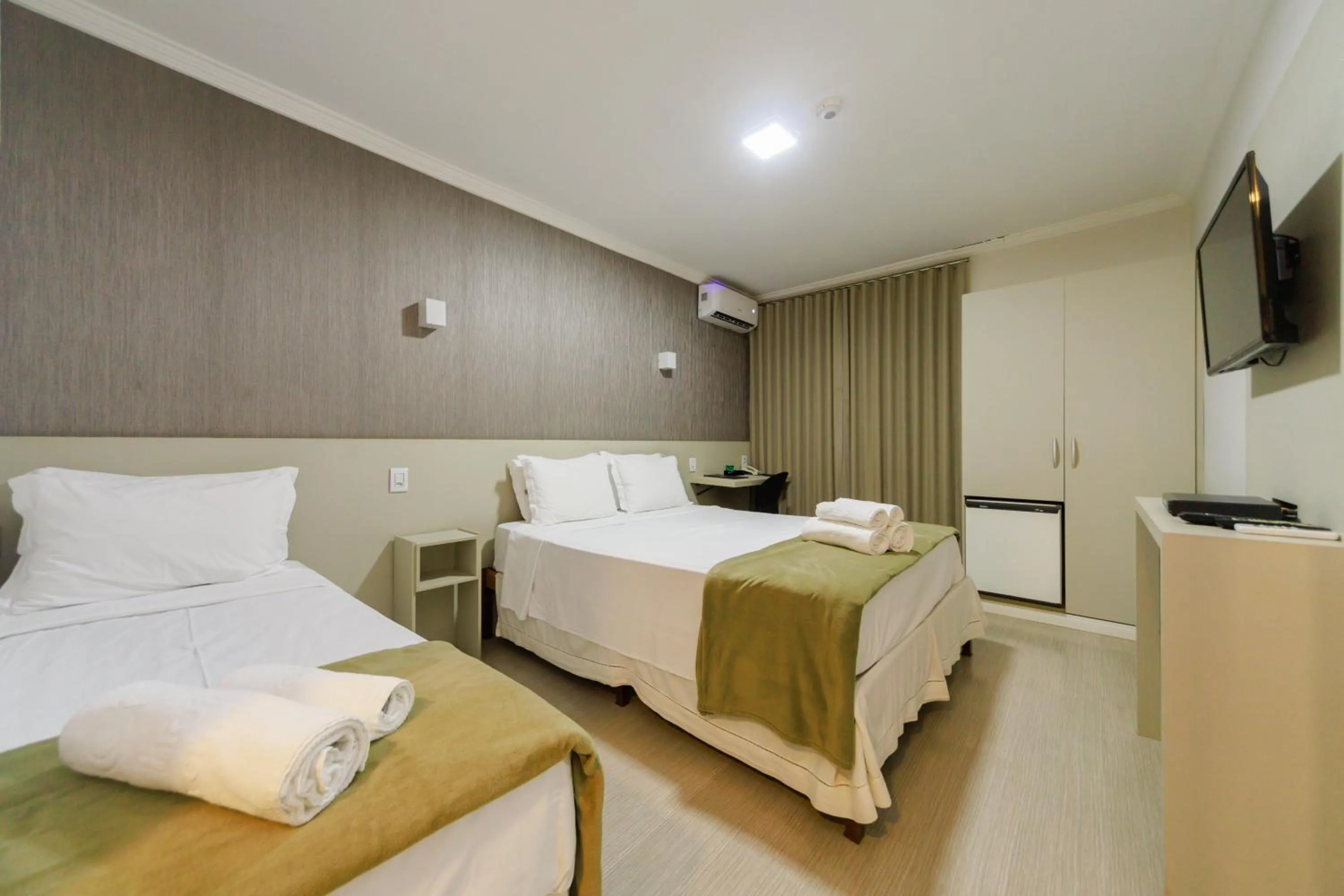 Bedroom, Bed in Realce Hotel