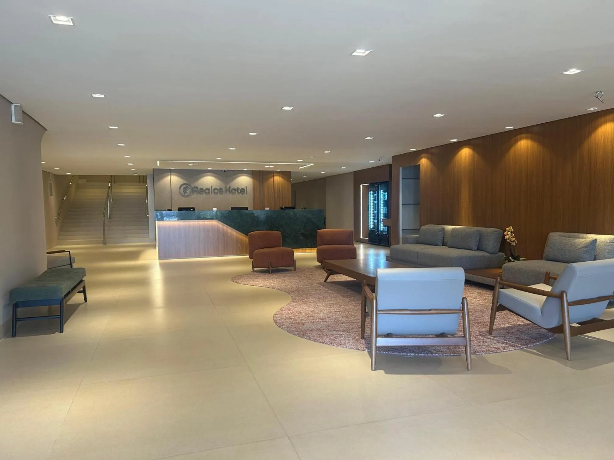Lobby or reception in Realce Hotel