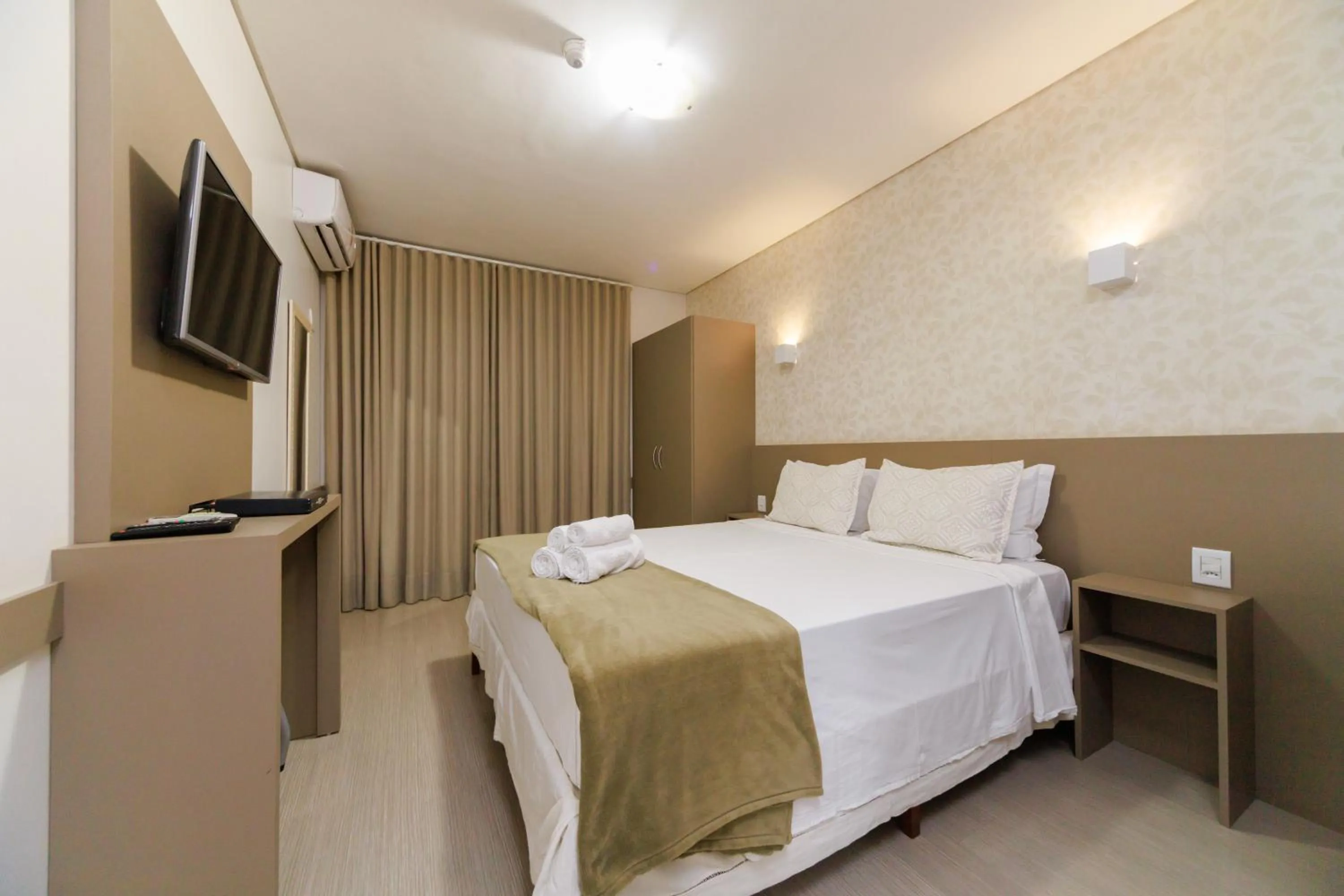 Bedroom, Bed in Realce Hotel