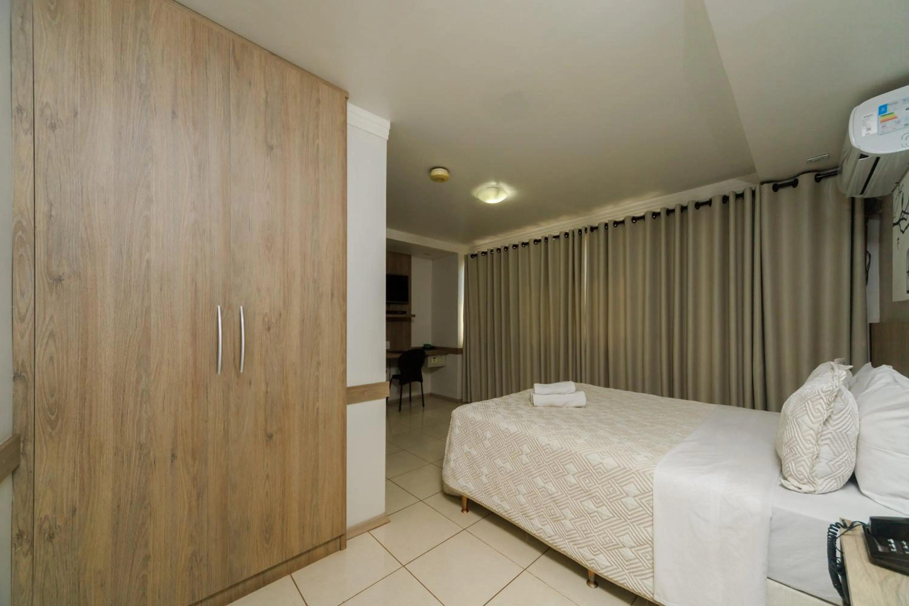 Bedroom, Bed in Realce Hotel