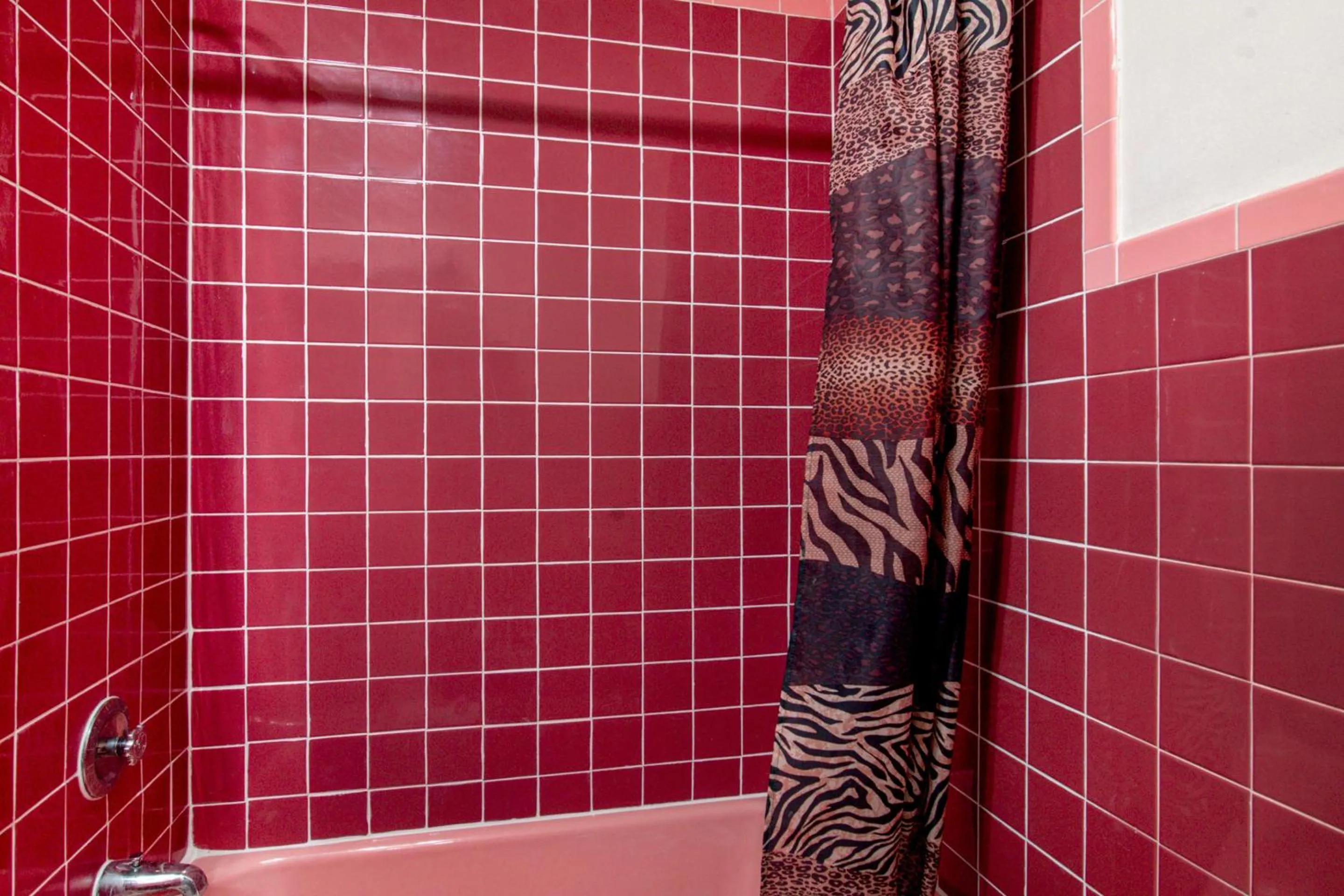 Bathroom in OYO Hotel Dalton PA I-81