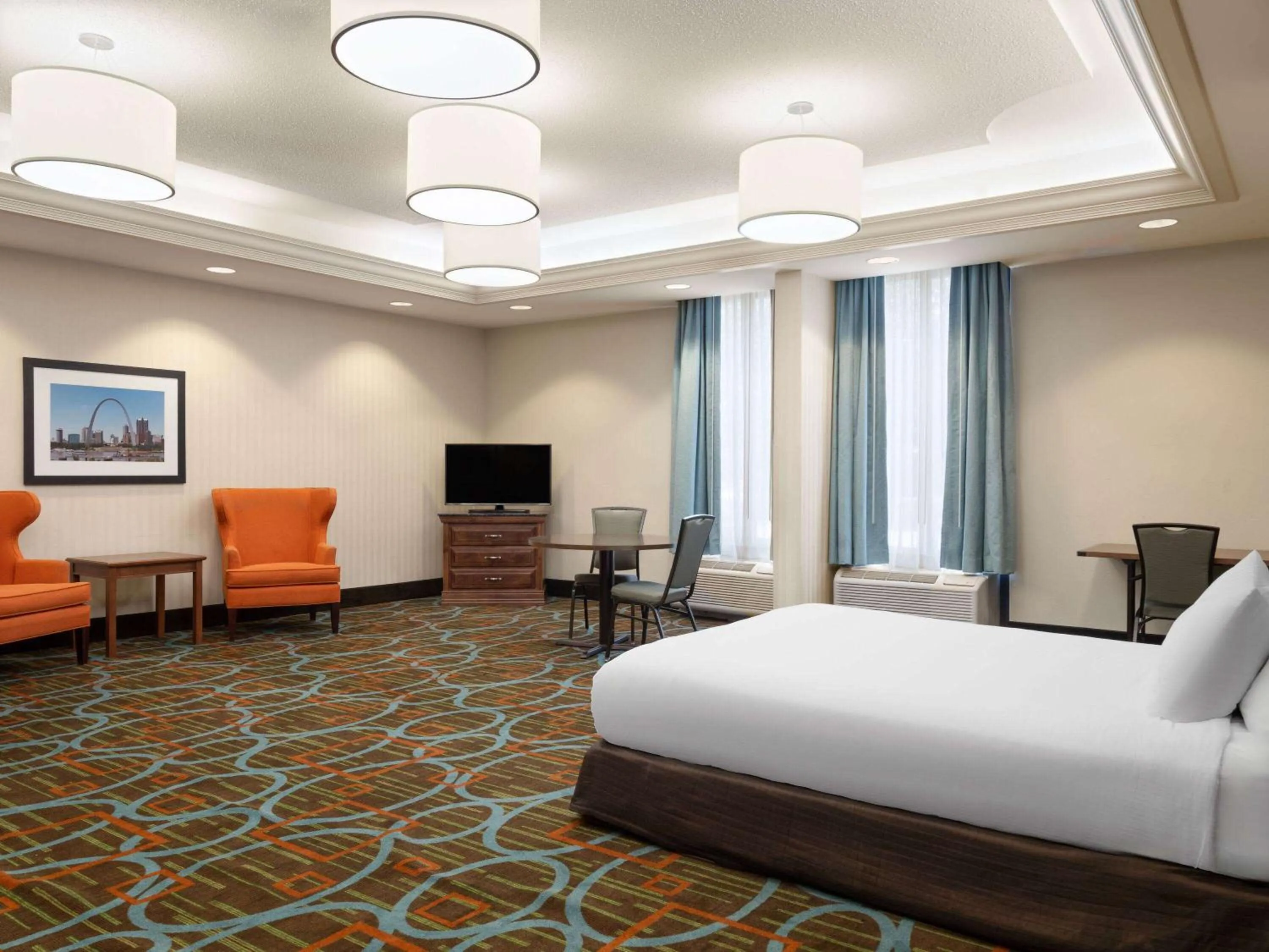 Photo of the whole room in Wingate by Wyndham St Louis Airport