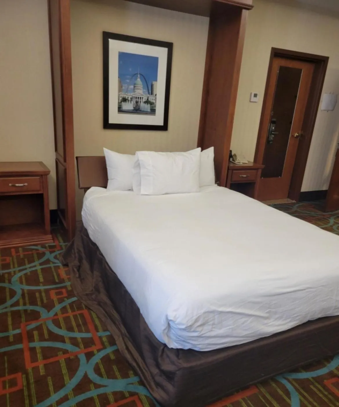 Bed in Wingate by Wyndham St Louis Airport