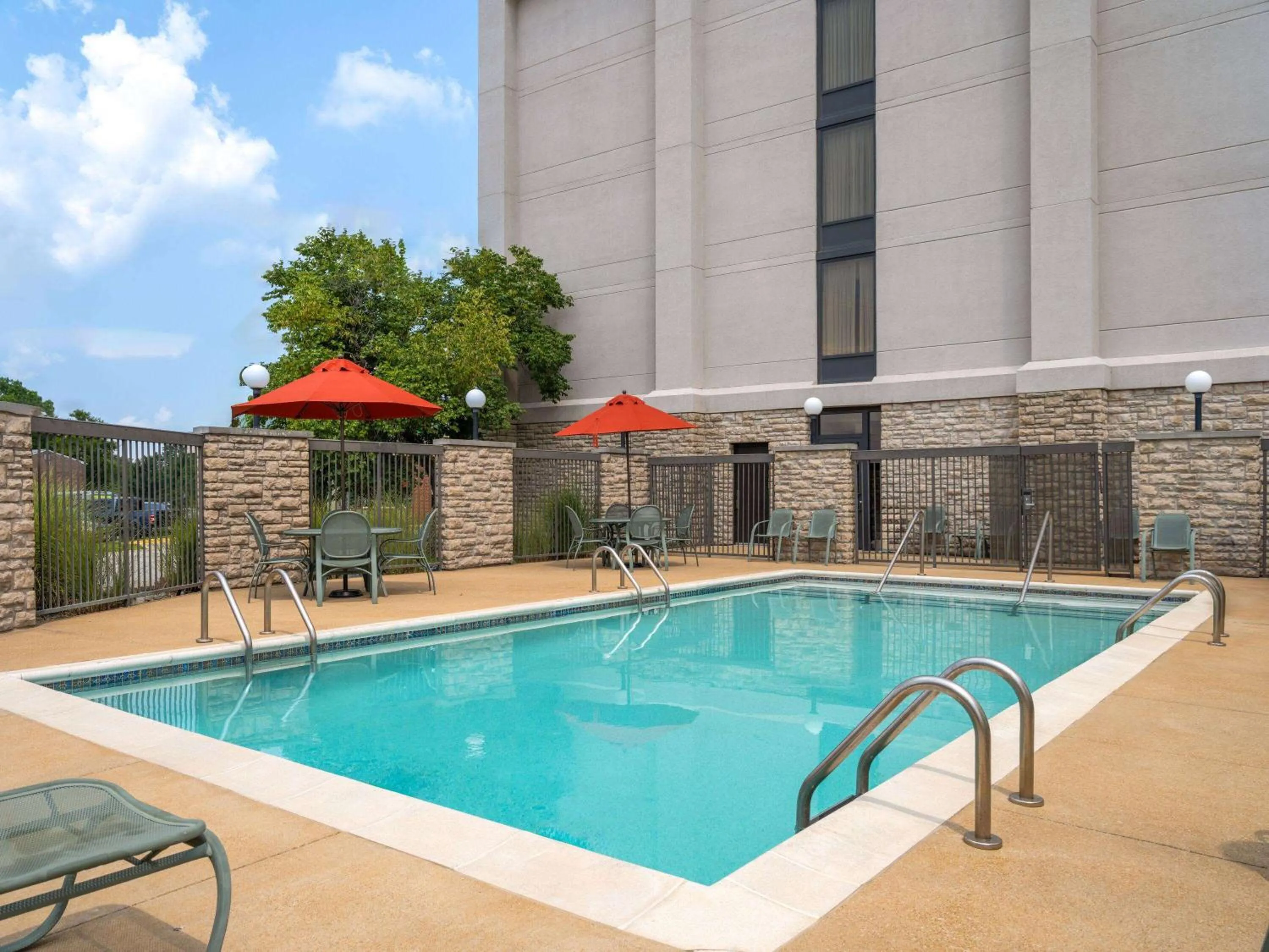 Swimming pool in Wingate by Wyndham St Louis Airport