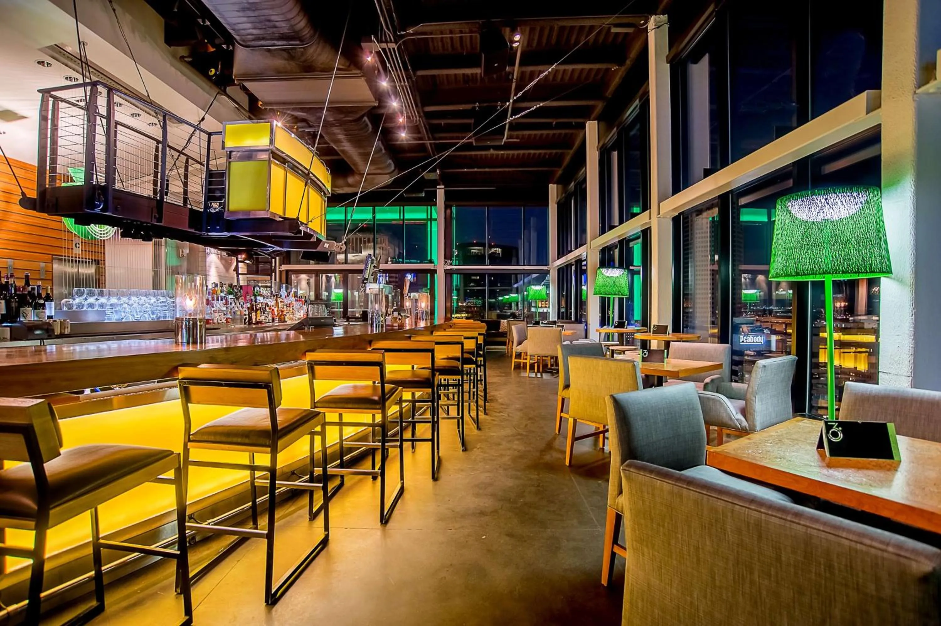 Lounge or bar in Hilton St. Louis at the Ballpark