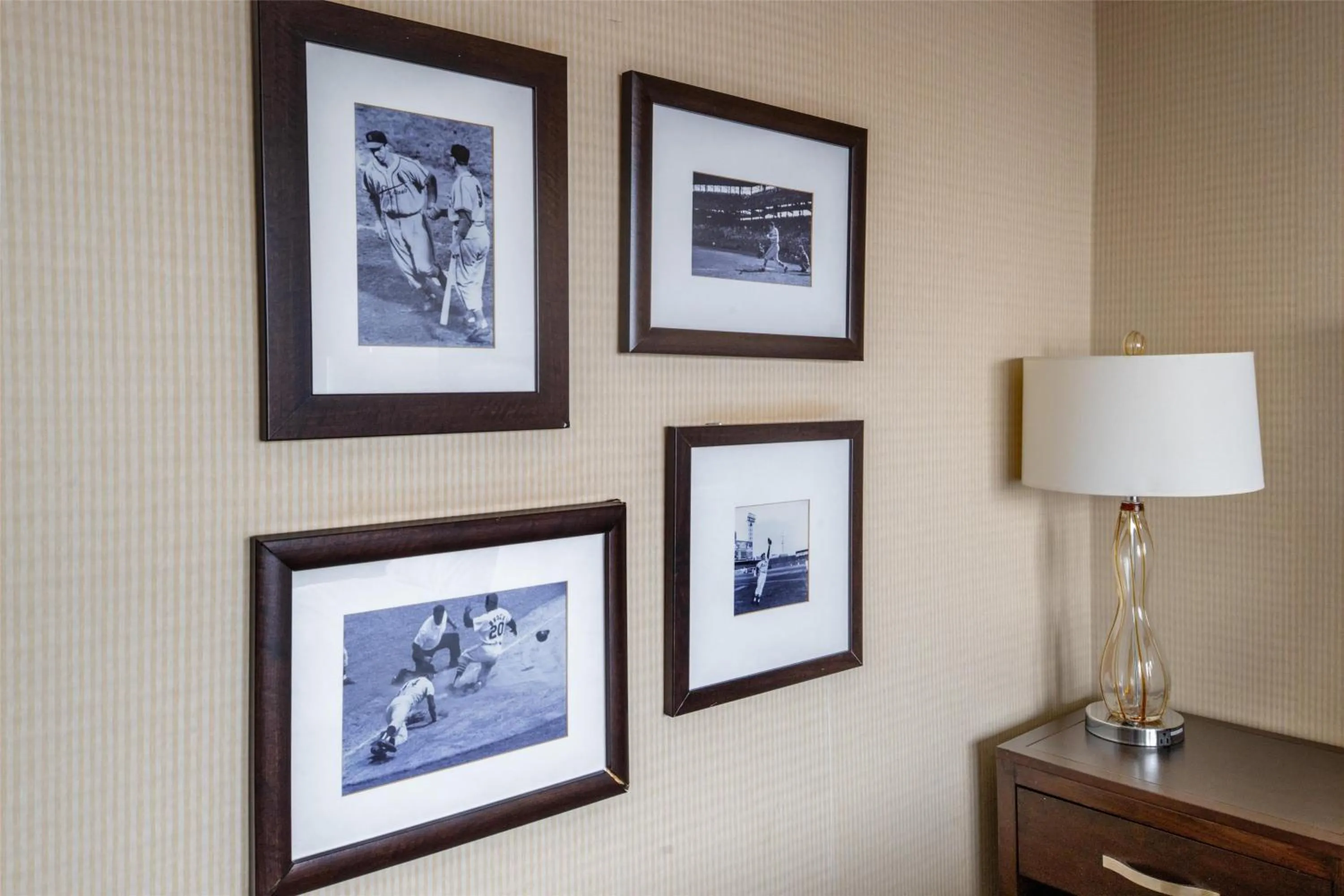 Photo of the whole room in Hilton St. Louis at the Ballpark