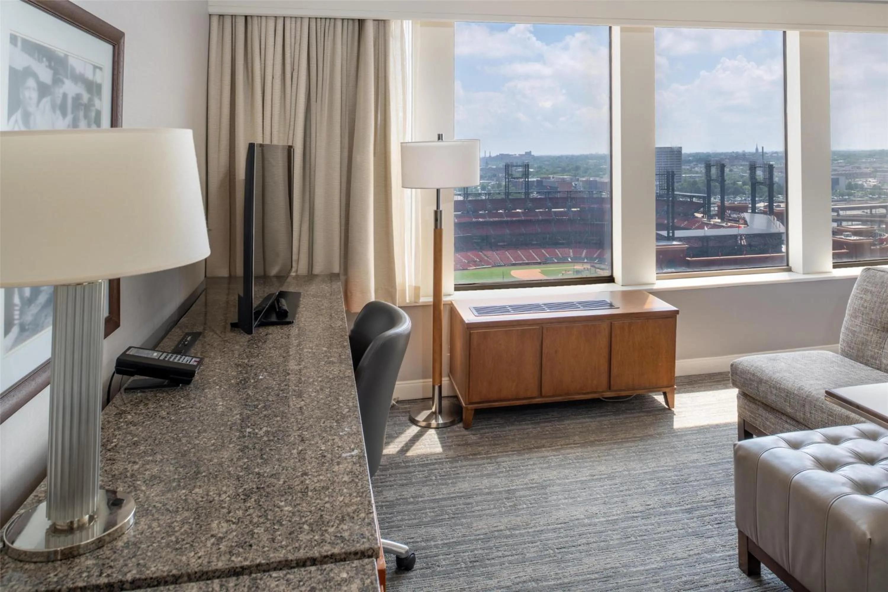 Living room in Hilton St. Louis at the Ballpark