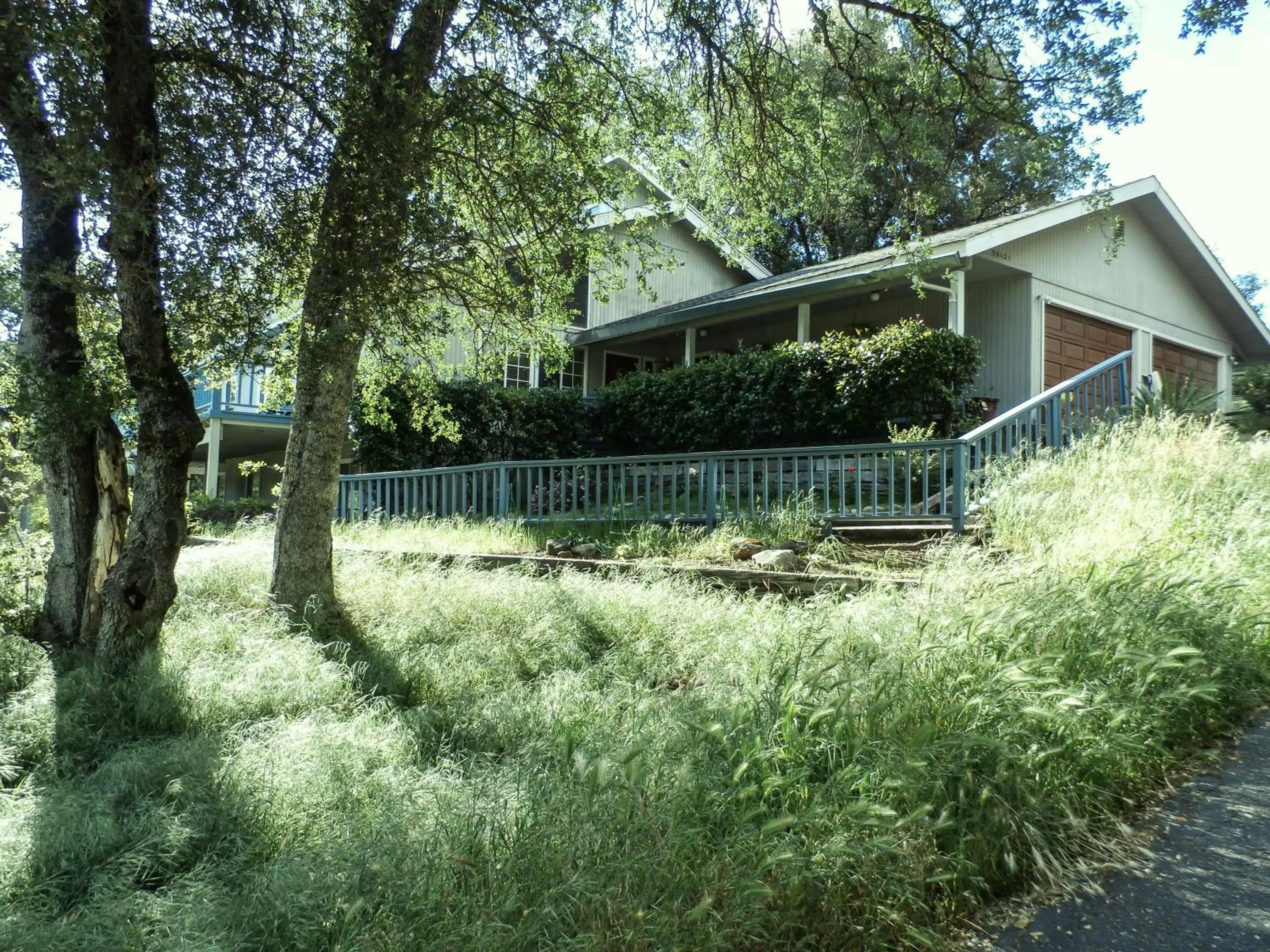 Facade/entrance in Charming Downstairs Unit