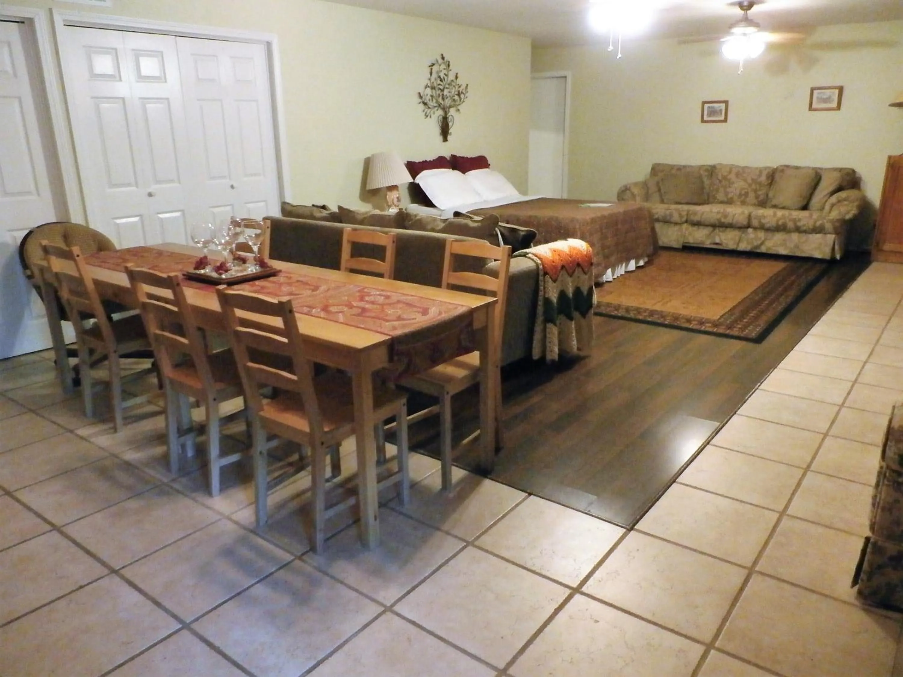Dining area in Charming Downstairs Unit