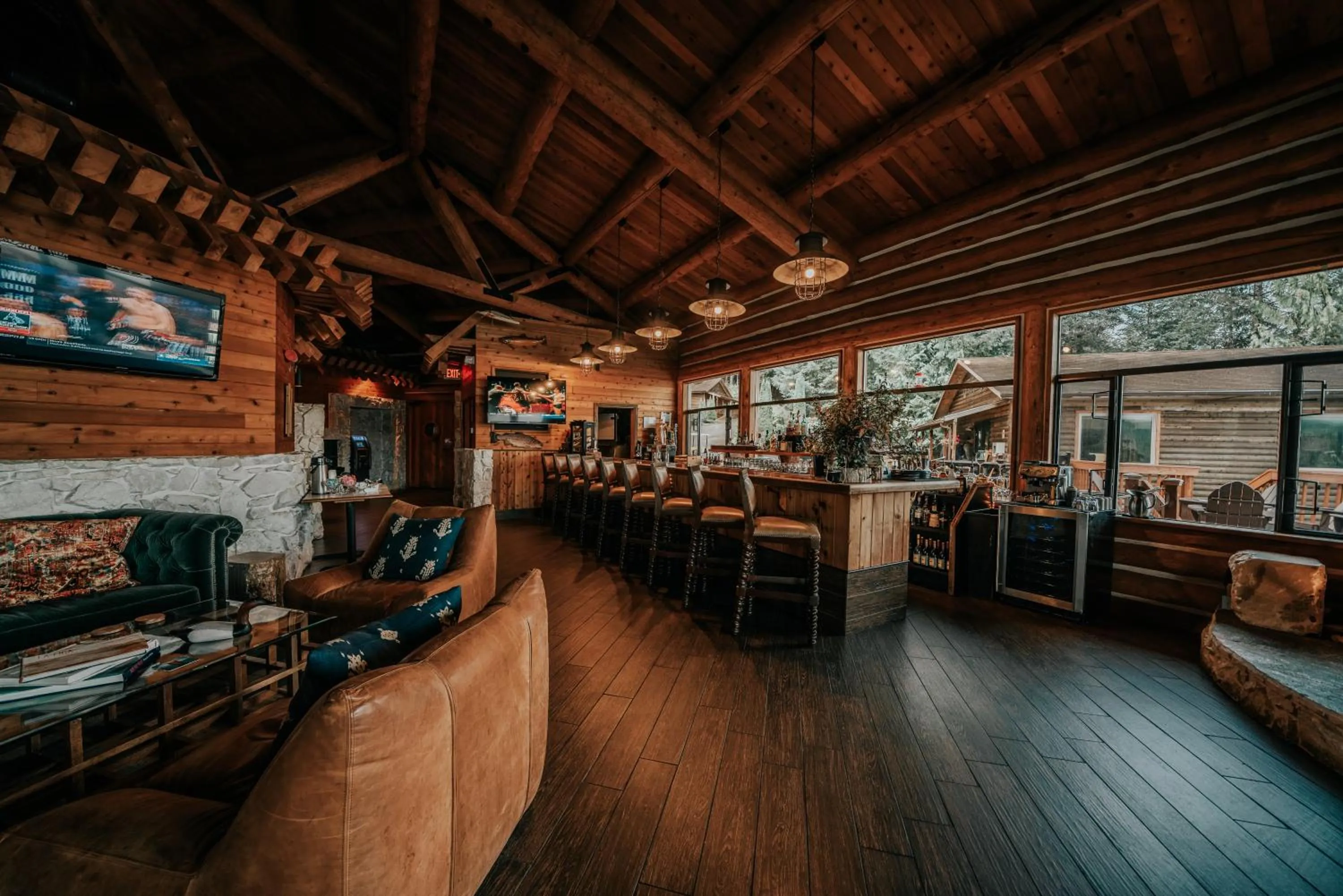 Restaurant/places to eat in Salmon Falls Resort