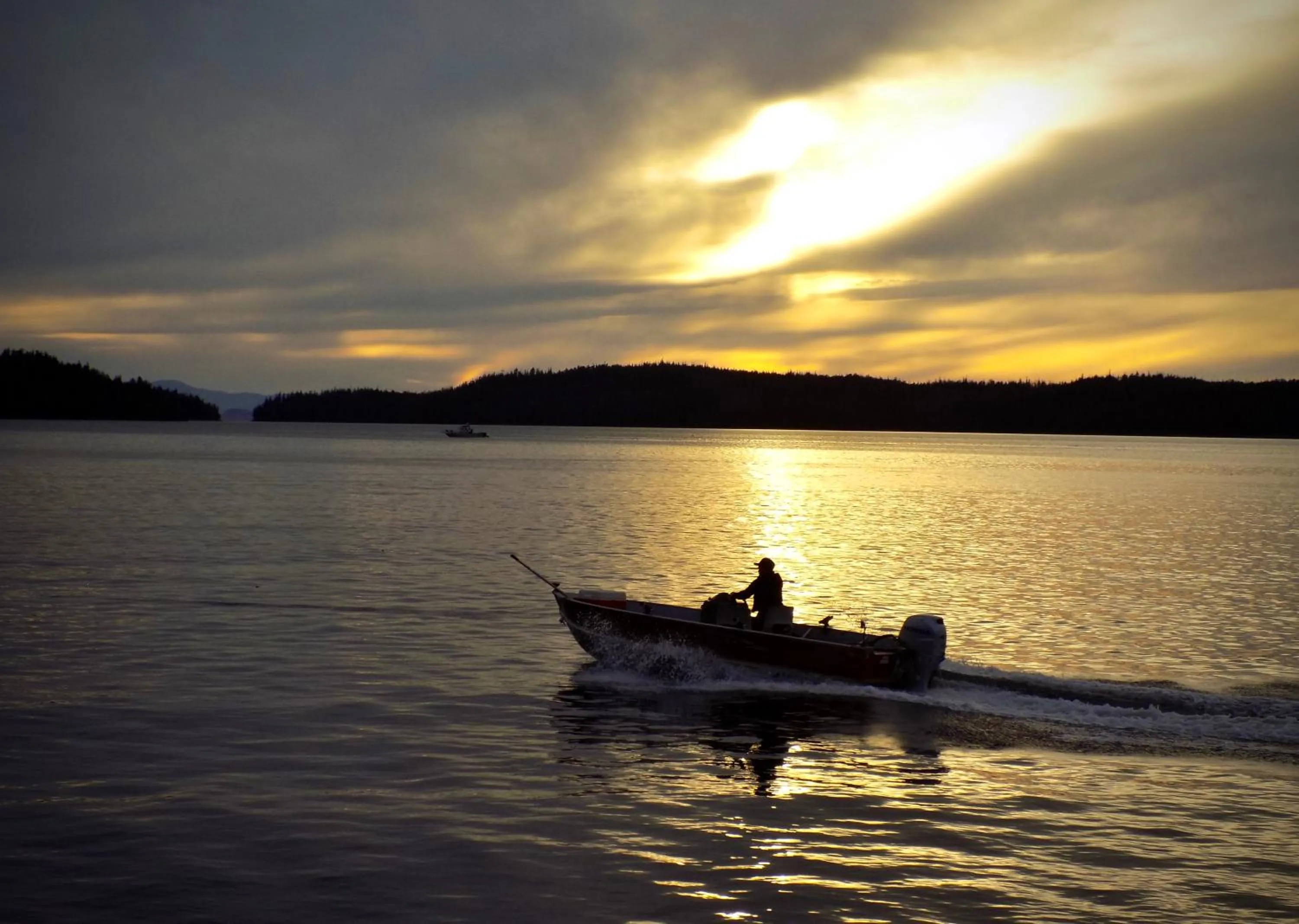Fishing in Salmon Falls Resort