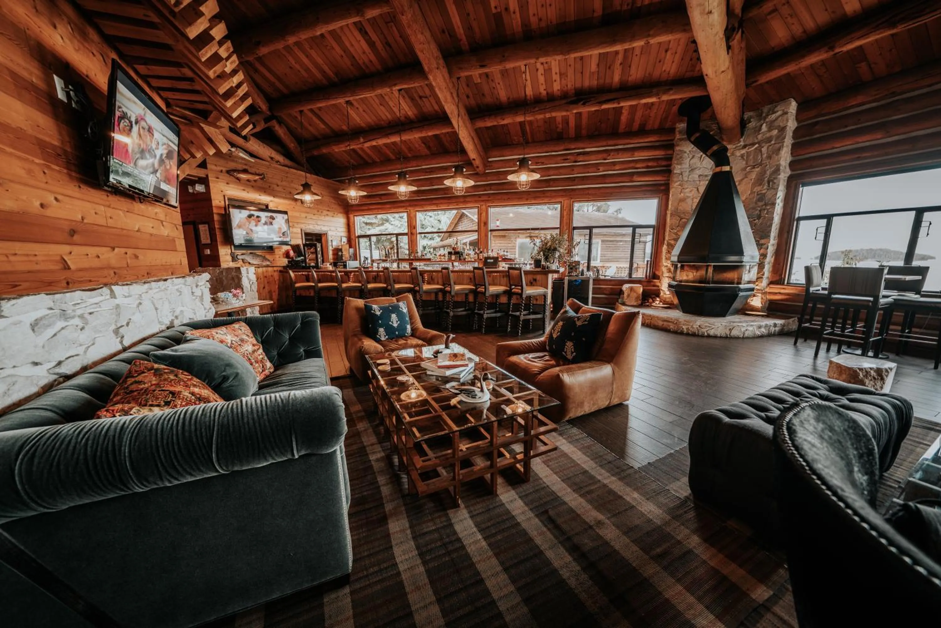 Lounge or bar in Salmon Falls Resort