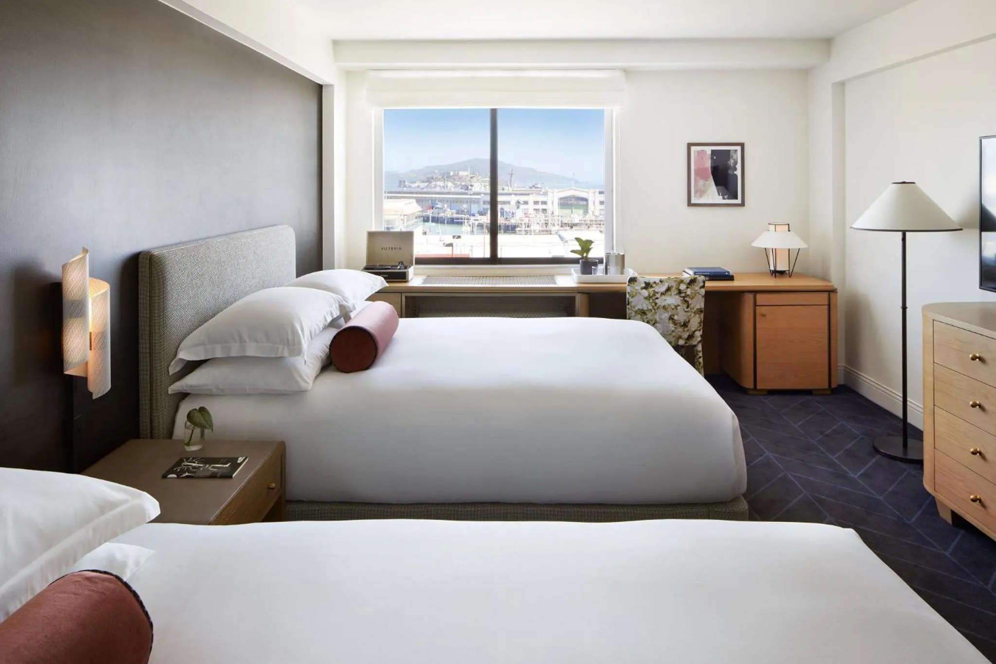 Photo of the whole room, Bed in Kimpton Alton Fisherman's Wharf by IHG