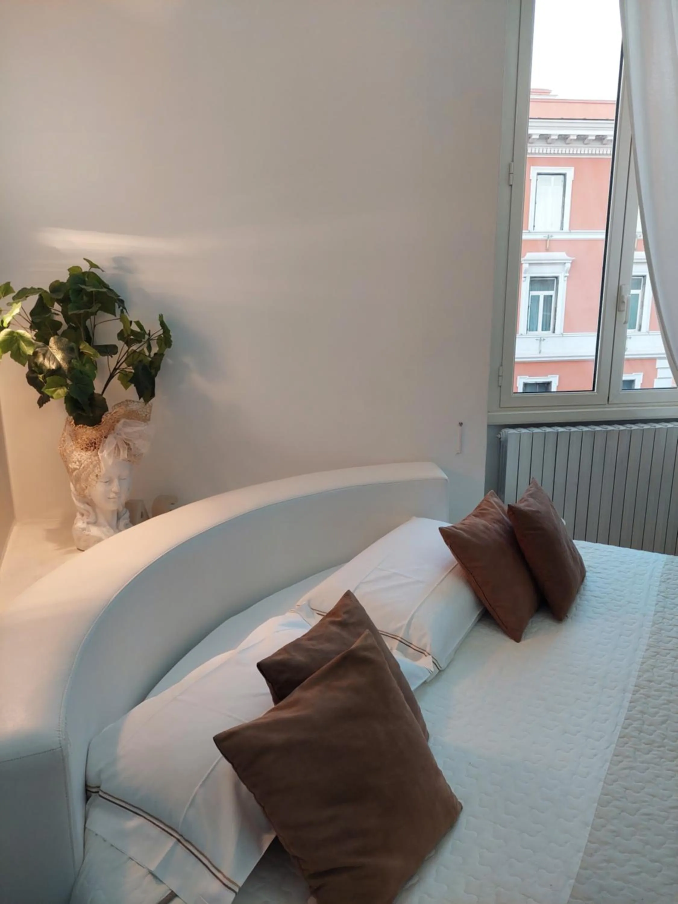 Bedroom, Bed in Apartment Rome 18