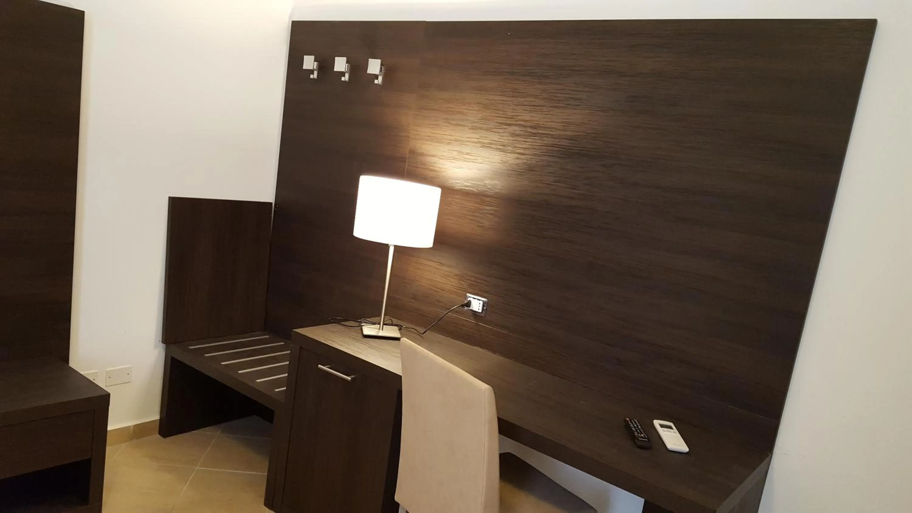 Decorative detail in Una Finestra su Monti