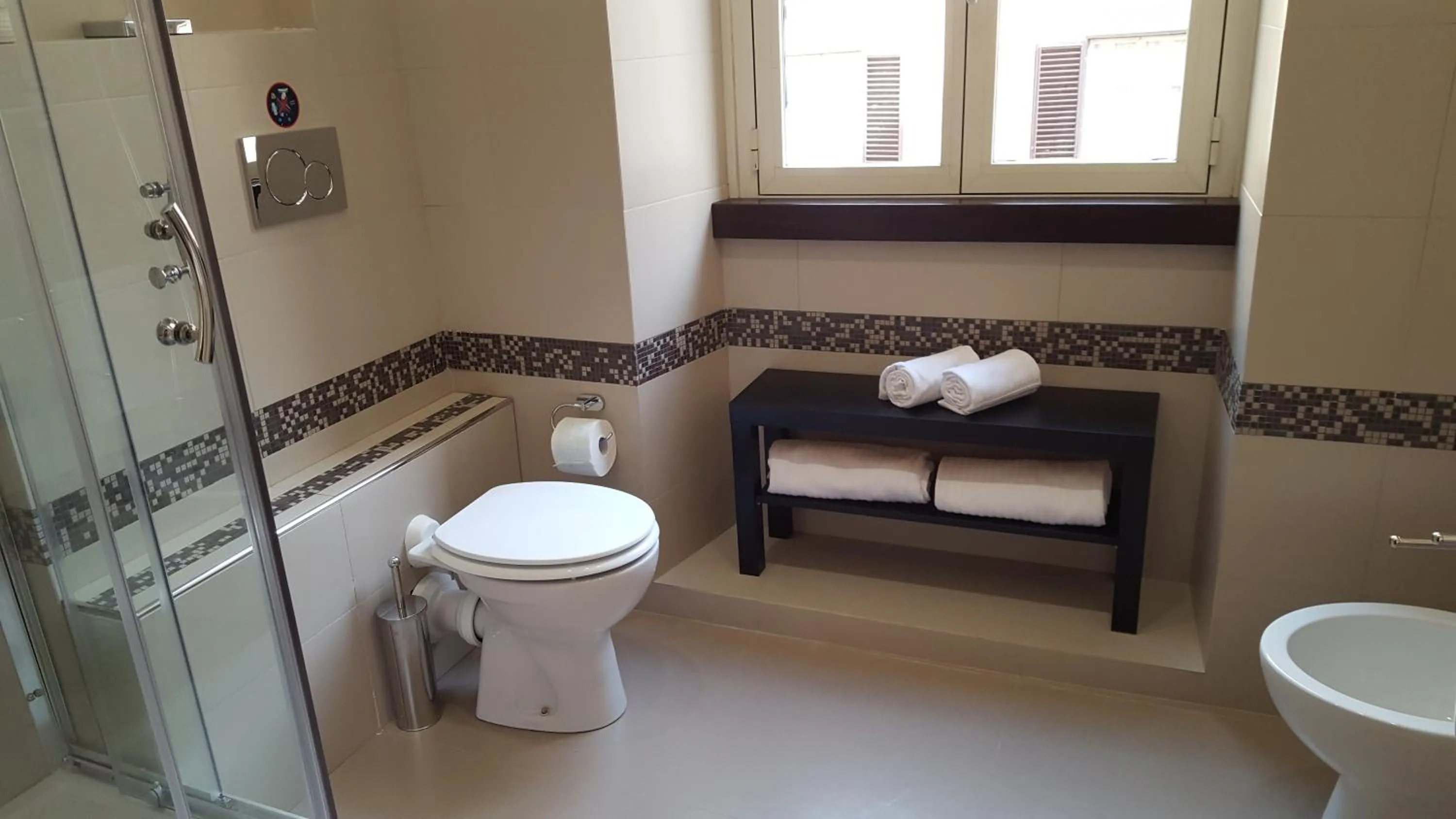 Shower in Una Finestra su Monti